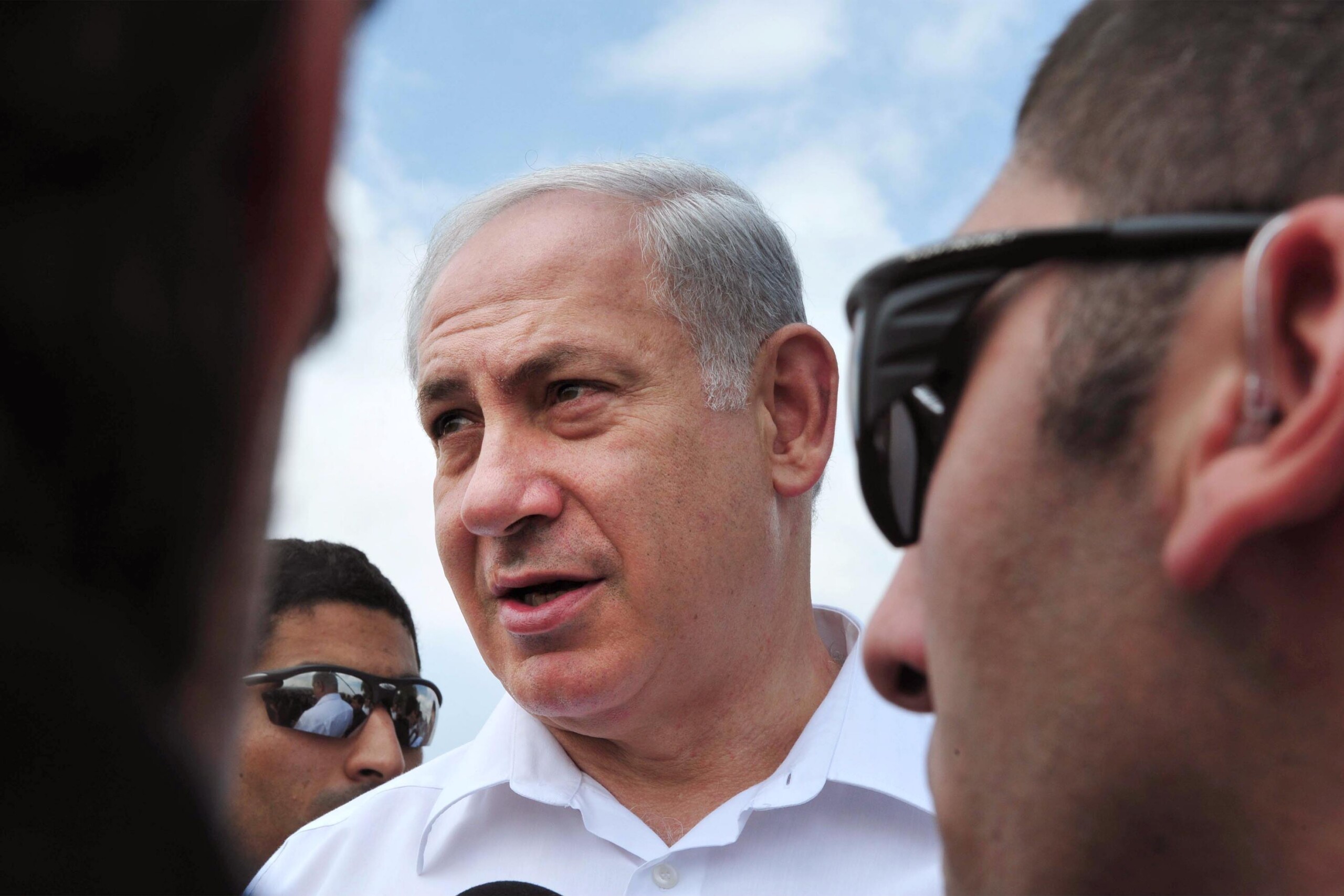 protests at kibbutz nir oz netanyahu enters through side entrance scaled