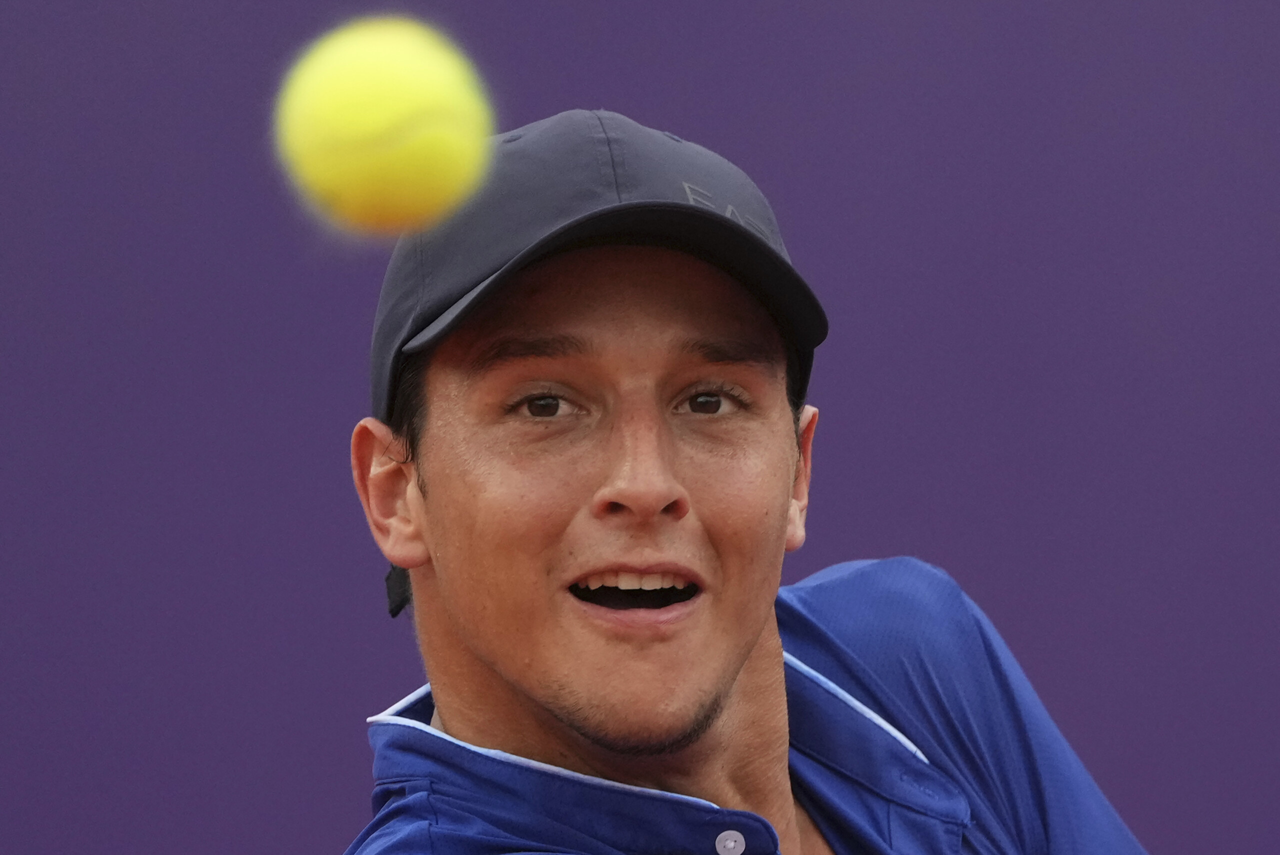 wimbledon darderi also reaches third round now faces australian thompson scaled