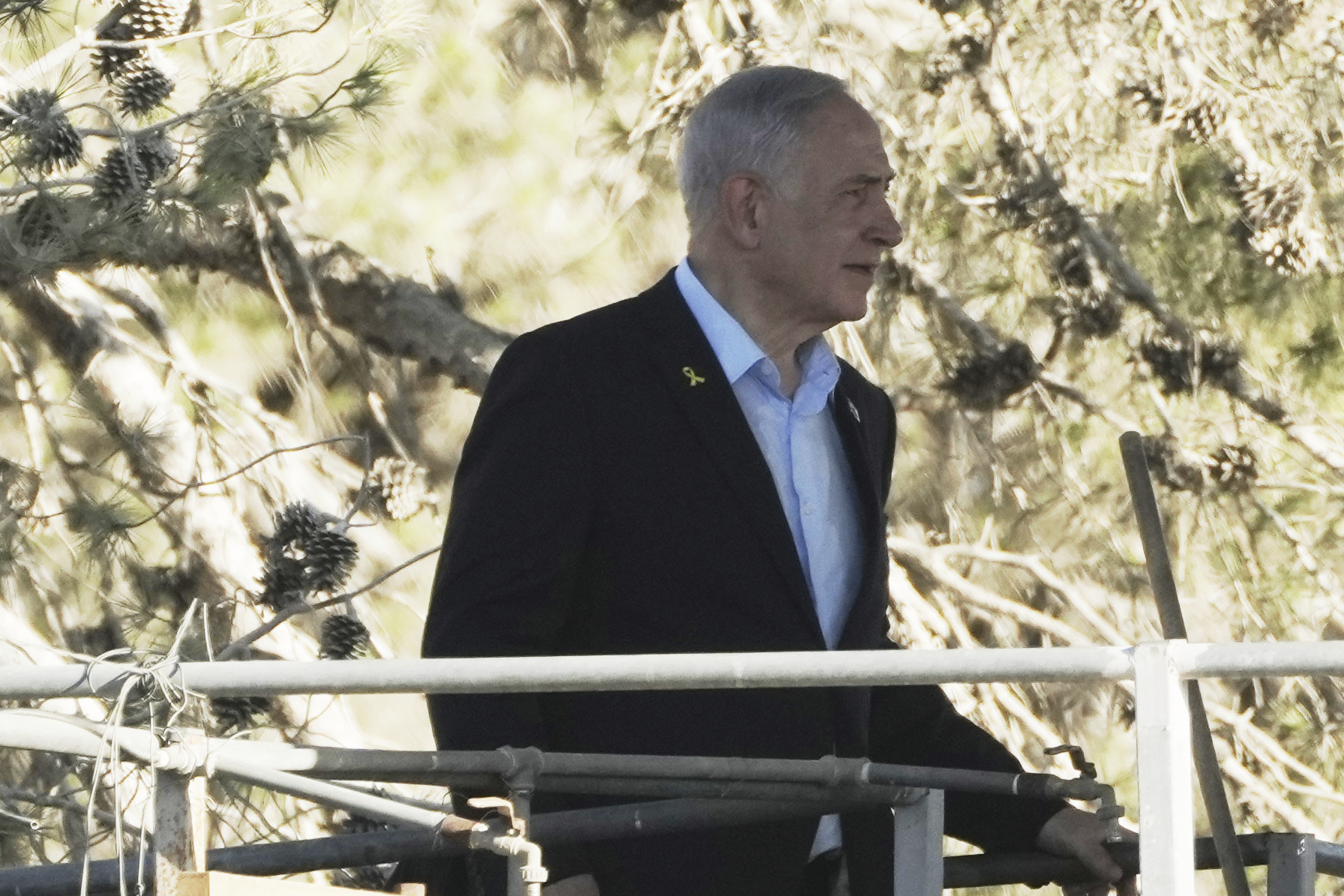 netanyahu heads to the us we are working for a deal on our terms