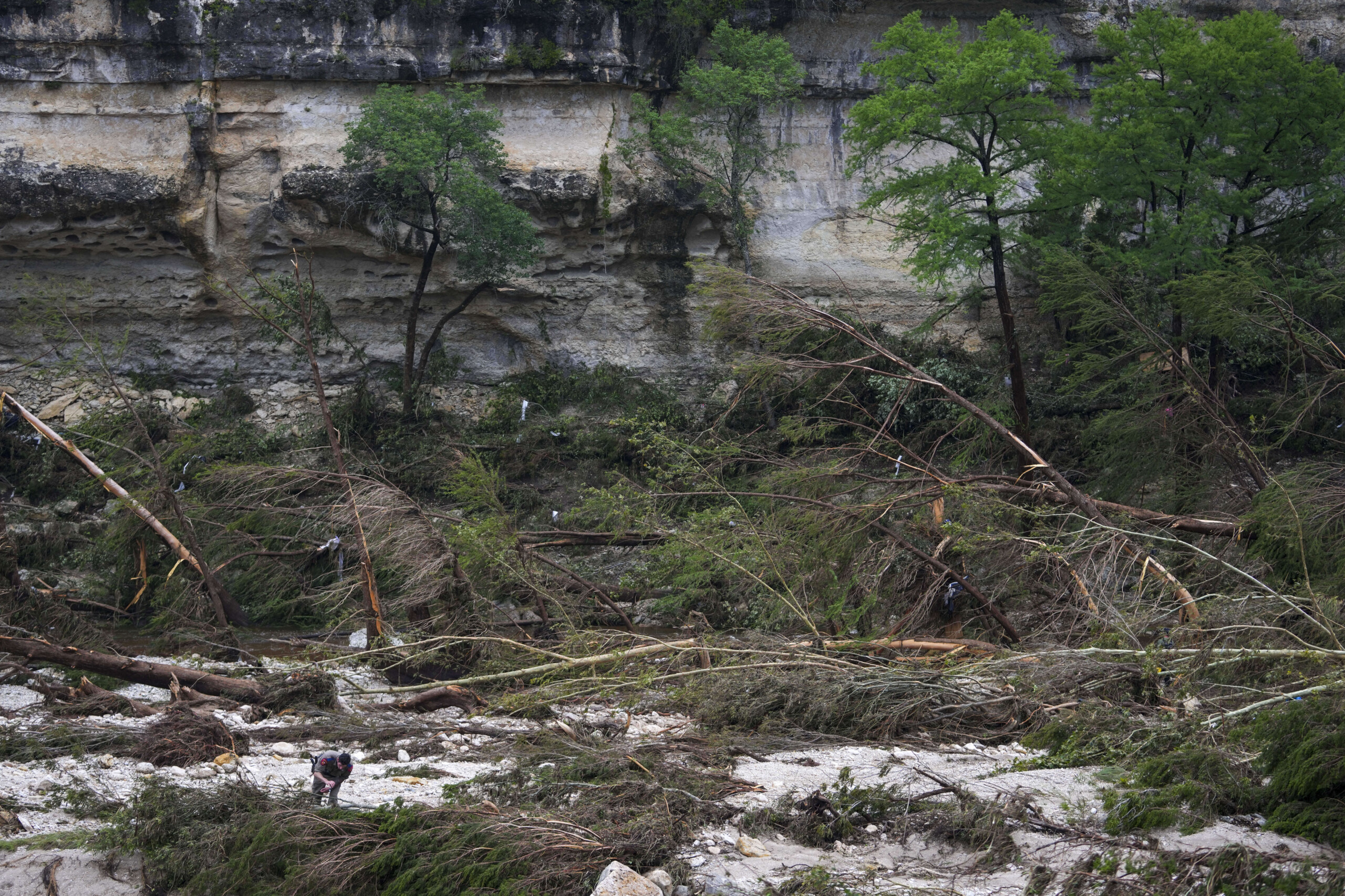 usa death toll rises to 32 in texas floods including 14 children scaled