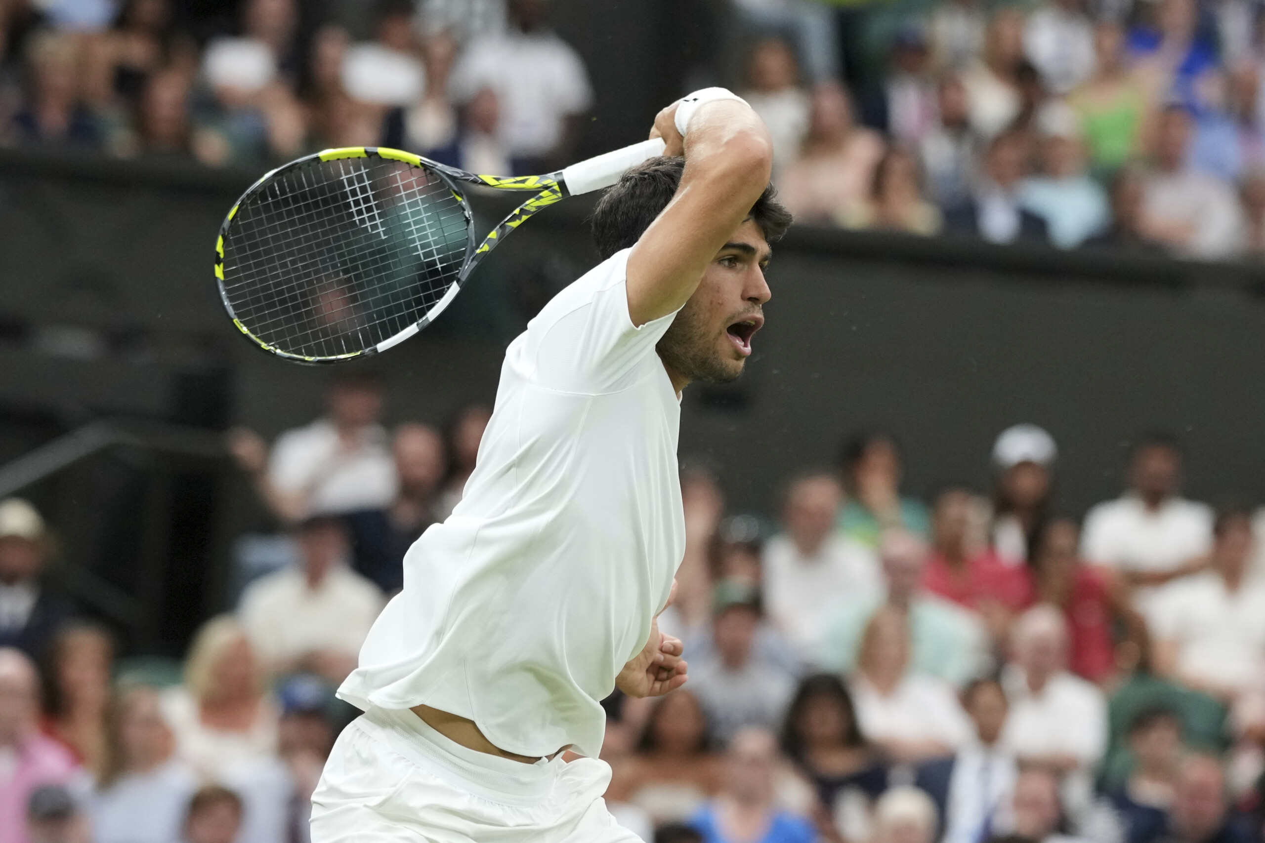 wimbledon alcaraz into quarterfinals after defeating rublev scaled