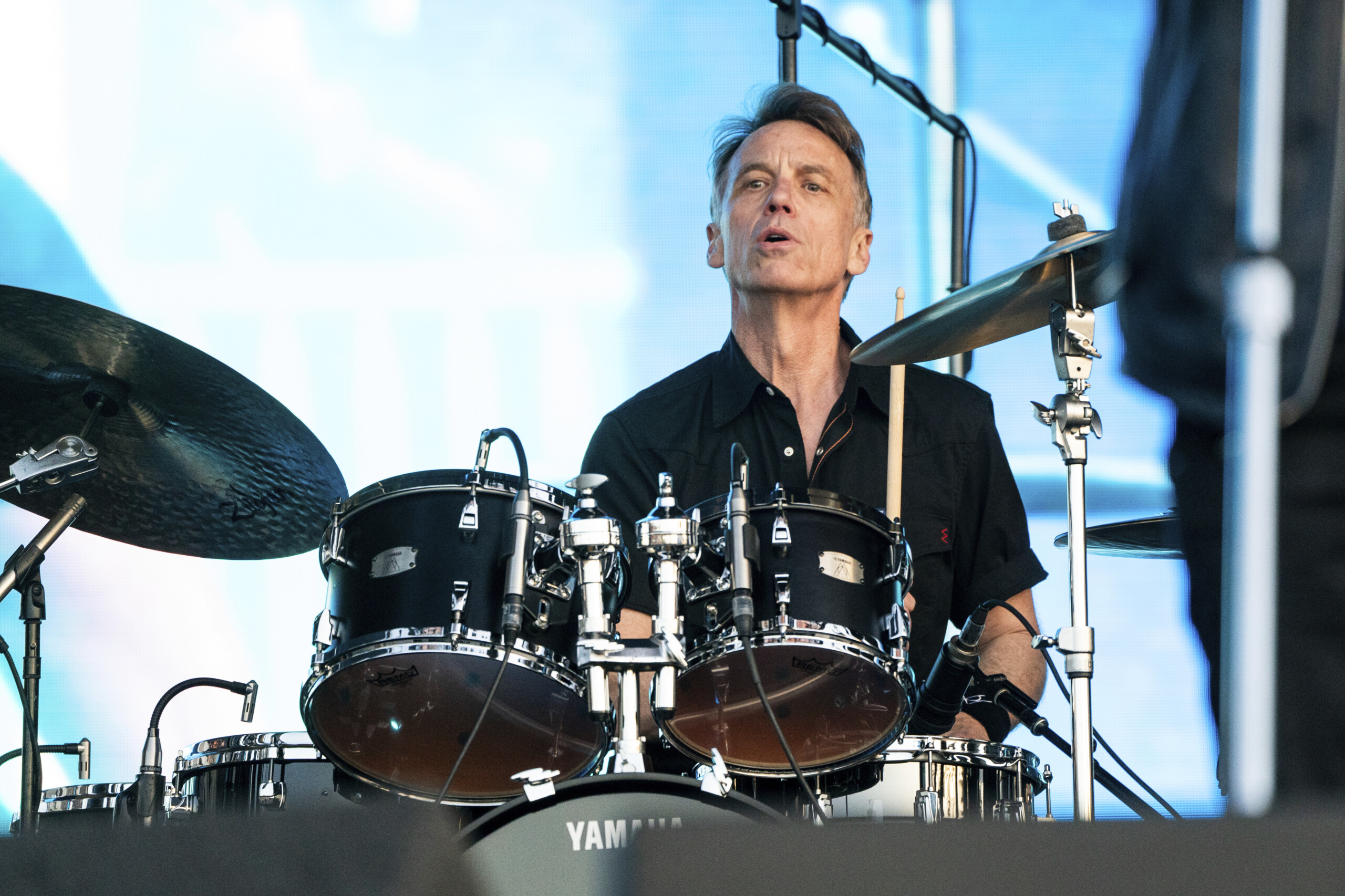 pearl jam drummer matt cameron leaves the band after 27 years scaled