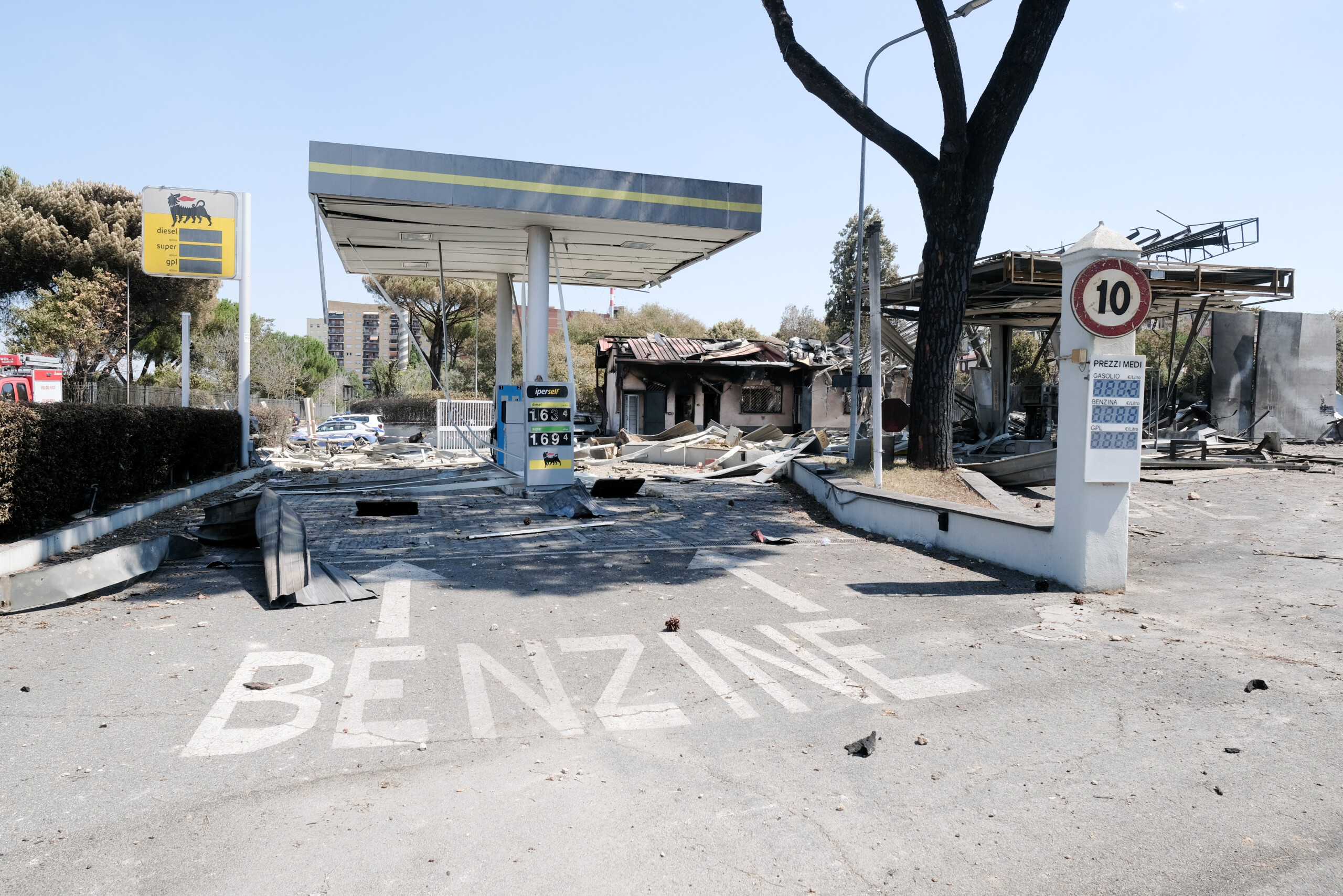 rome explosion prosecutors evaluating the position of three individuals hypothesis of involuntary disaster scaled
