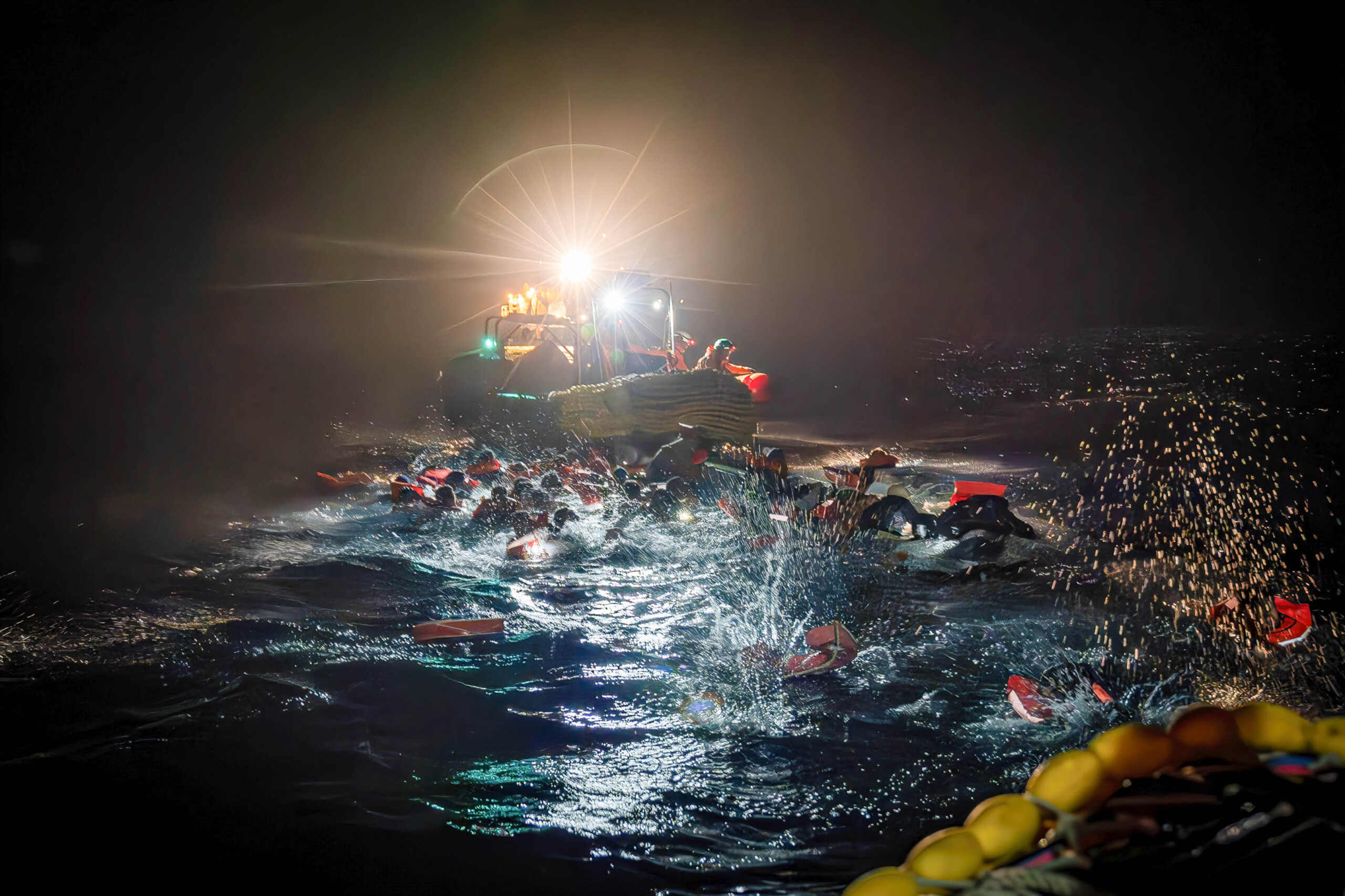 migrants consult it is legitimate the administrative detention of ships scaled