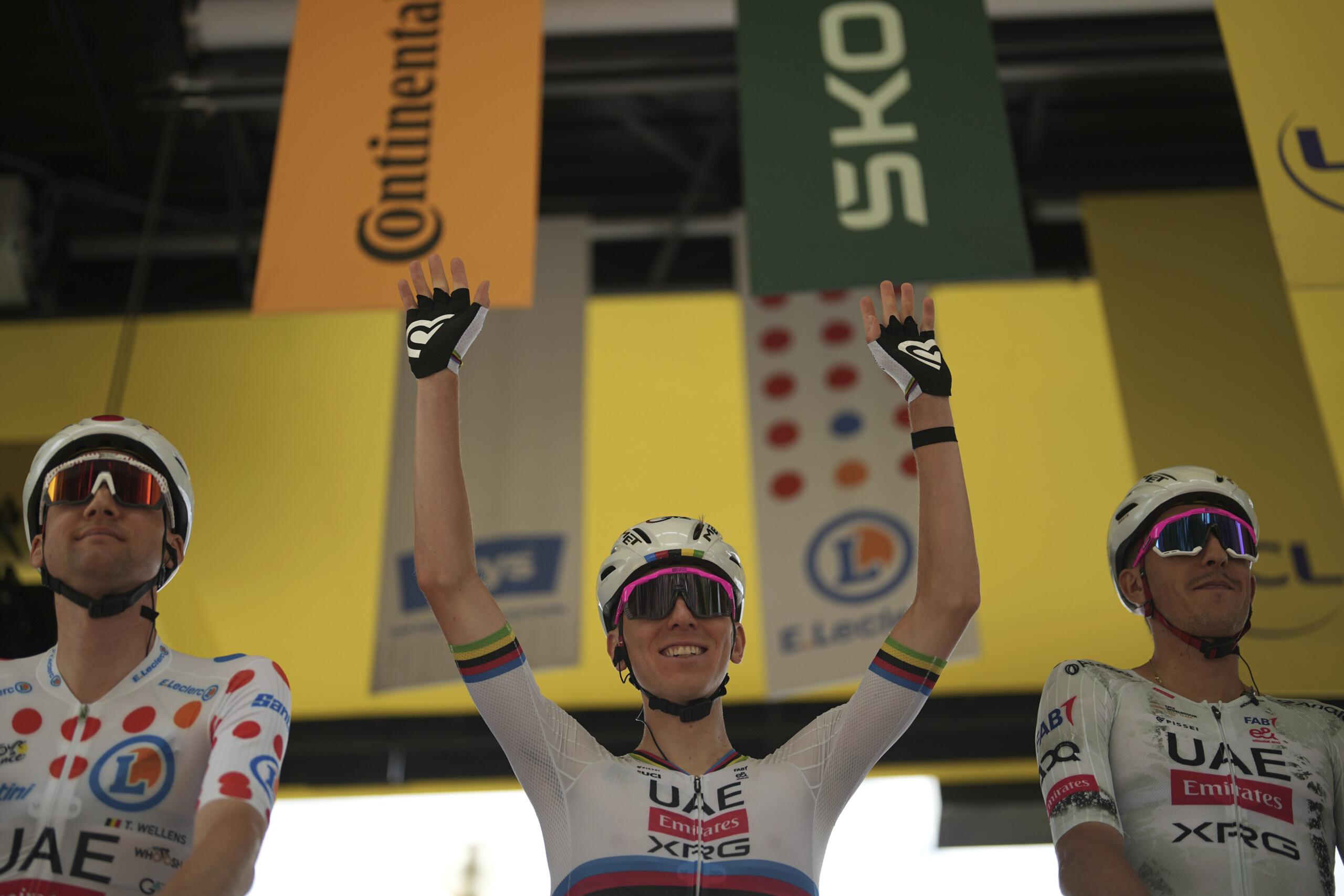 tour de france pogacar wins stage 4 van der poel retains yellow jersey scaled