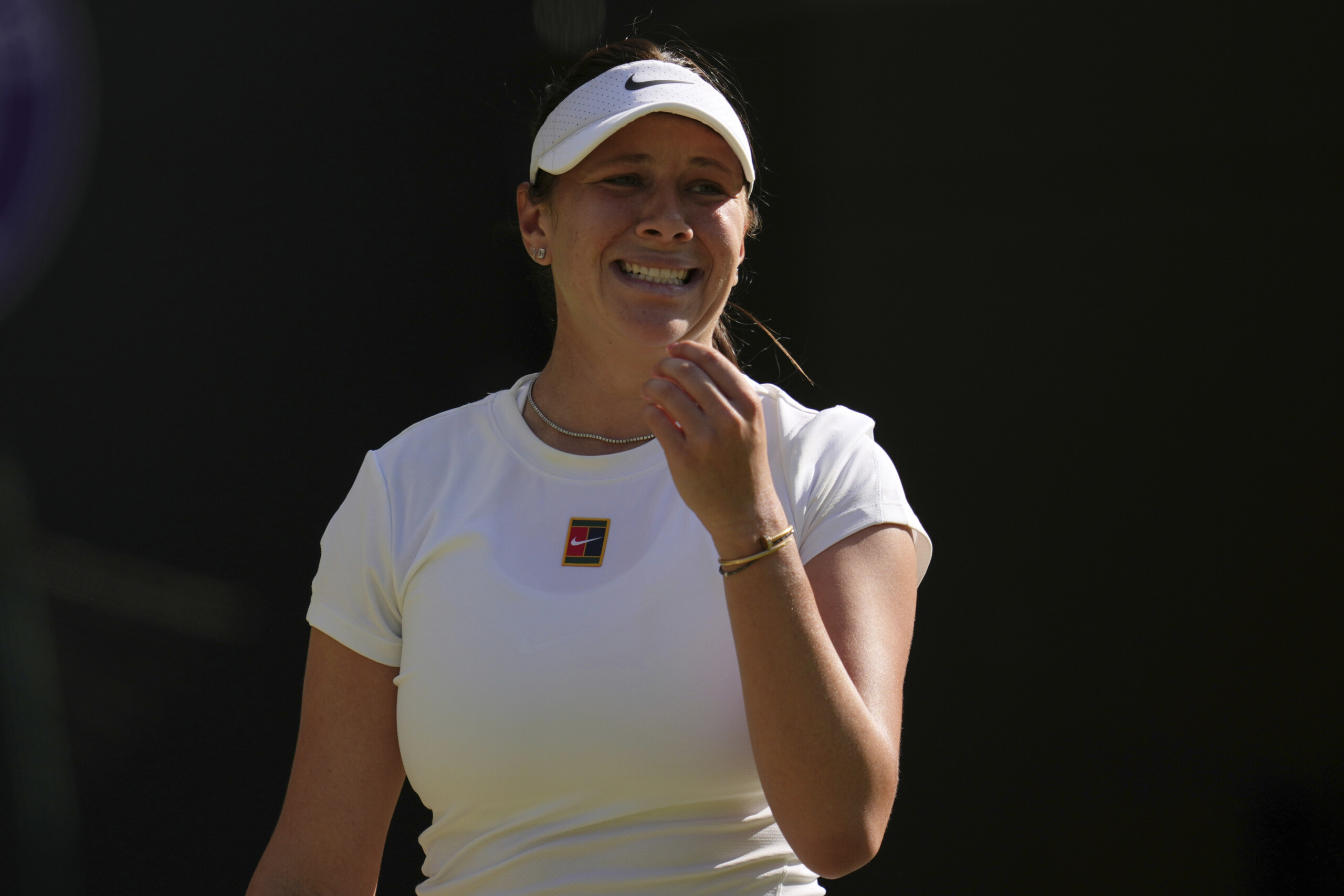 wimbledon anisimova joins sabalenka in the semi finals scaled