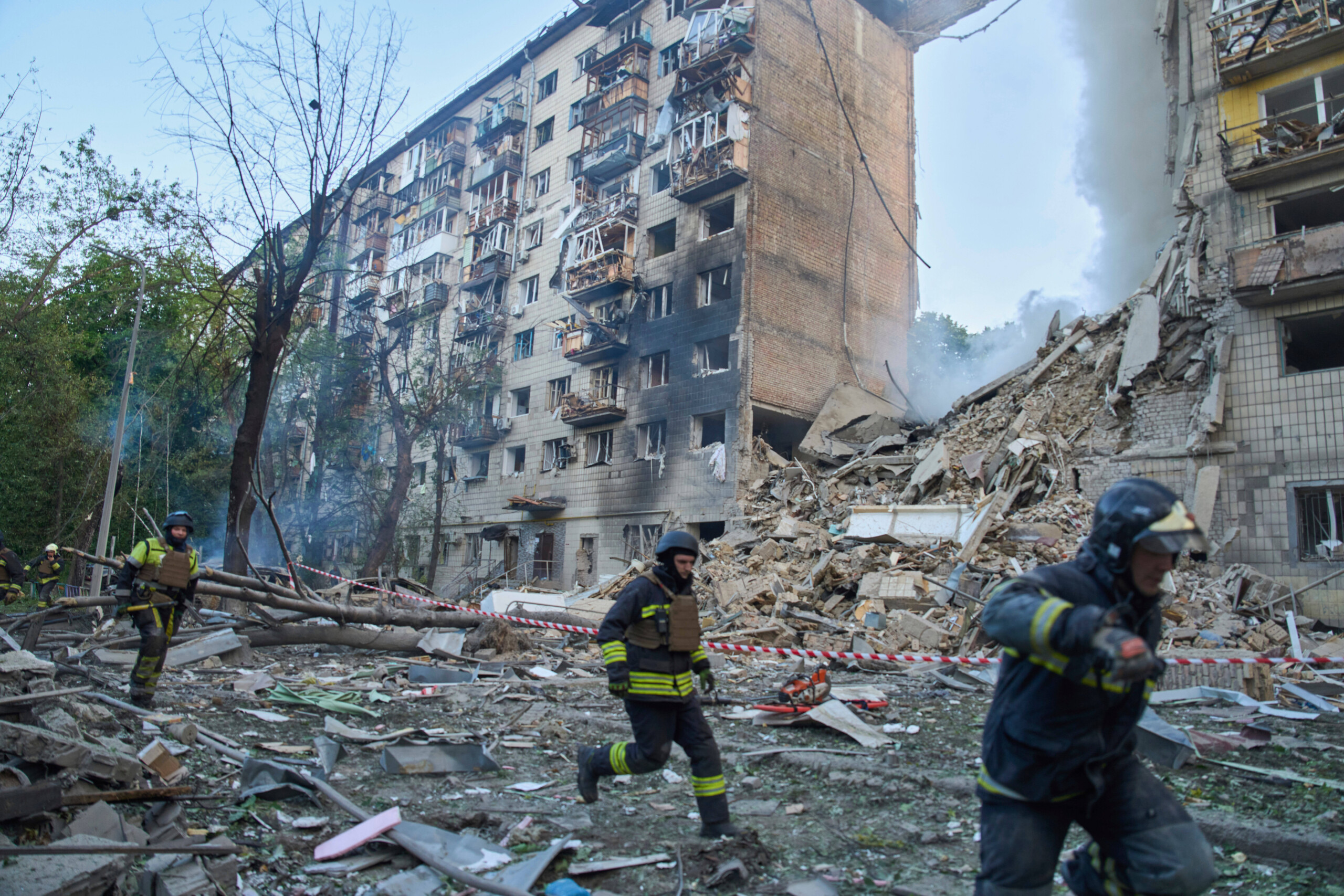 ukraine 728 drones and 13 russian missiles launched overnight a new record scaled
