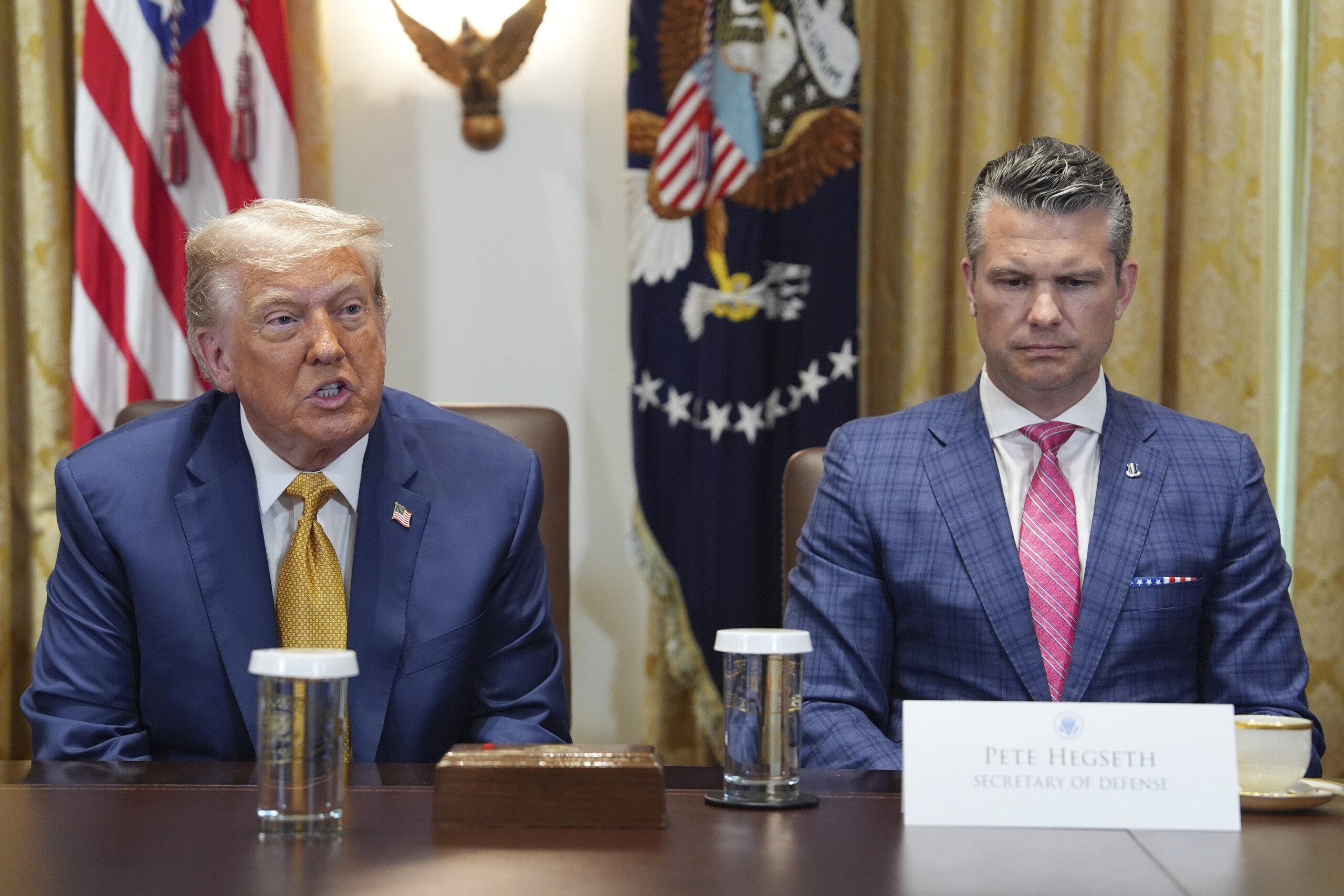 ukraine media hegseth did not warn white house about arms embargo on kiev scaled