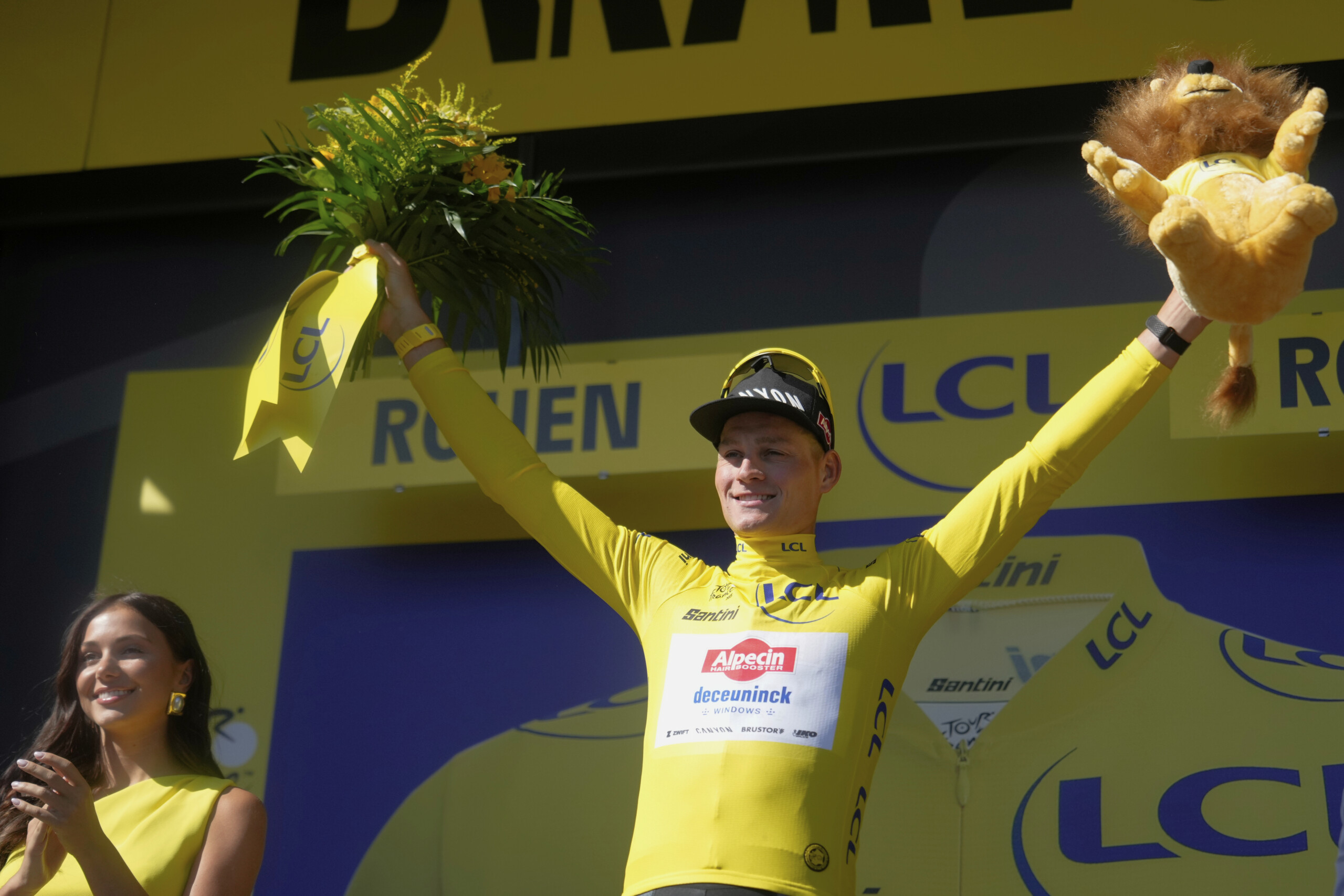 tour de france van der poel returns to the yellow jersey by 1 scaled
