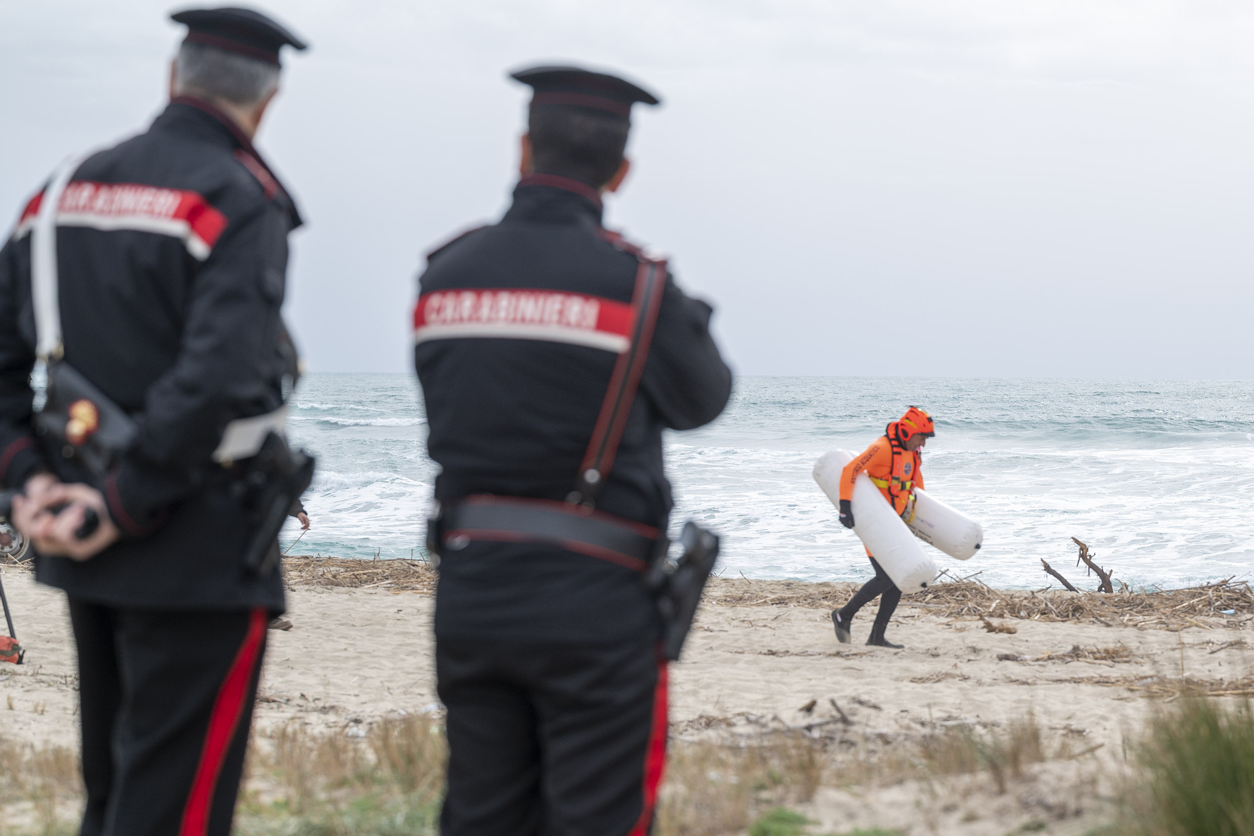 viterbo boy dies buried under sand in montalto father under investigation