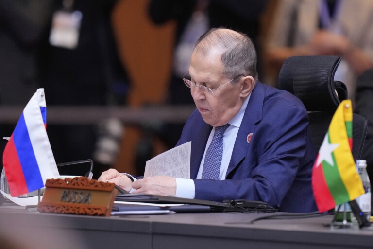 ukraine lavrov we want to understand what is behind trumps ultimatum