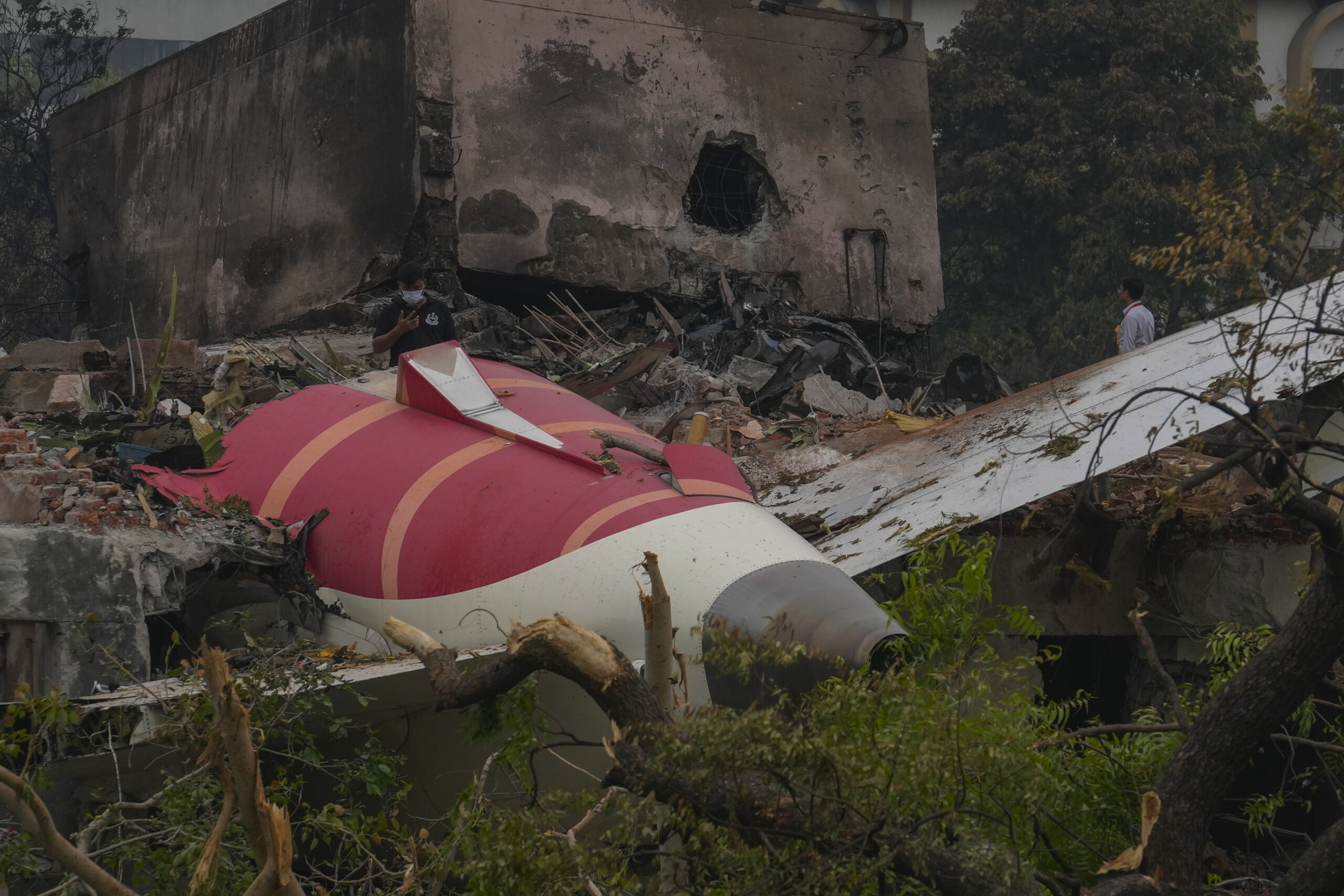 air india wsj pilot turned off fuel switches on crashed plane scaled