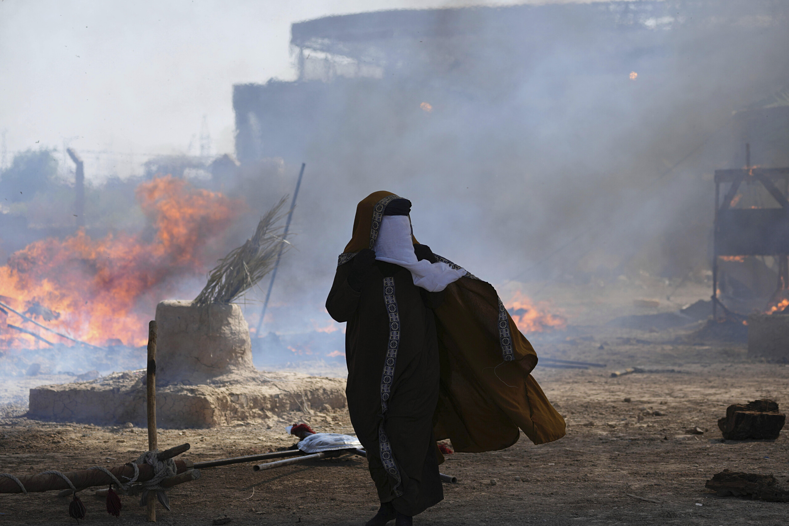 iraq fire in hypermarket in kut at least 50 victims scaled