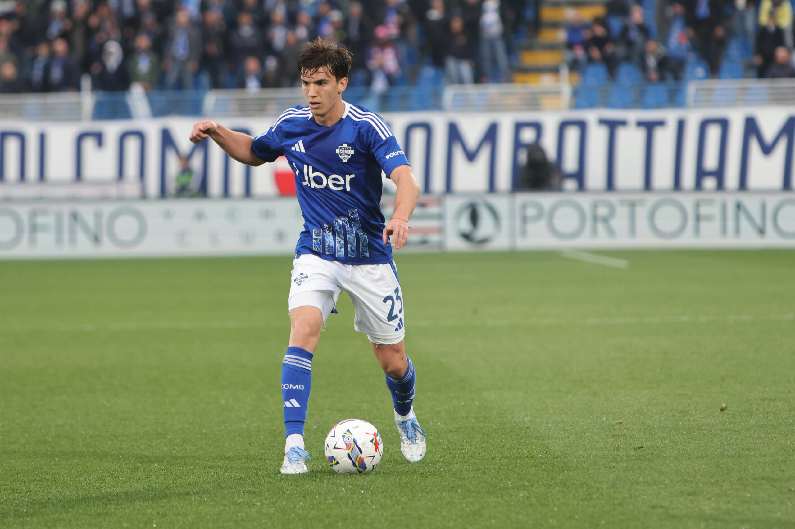 football como signs maximo perrone from manchester city on a permanent deal scaled