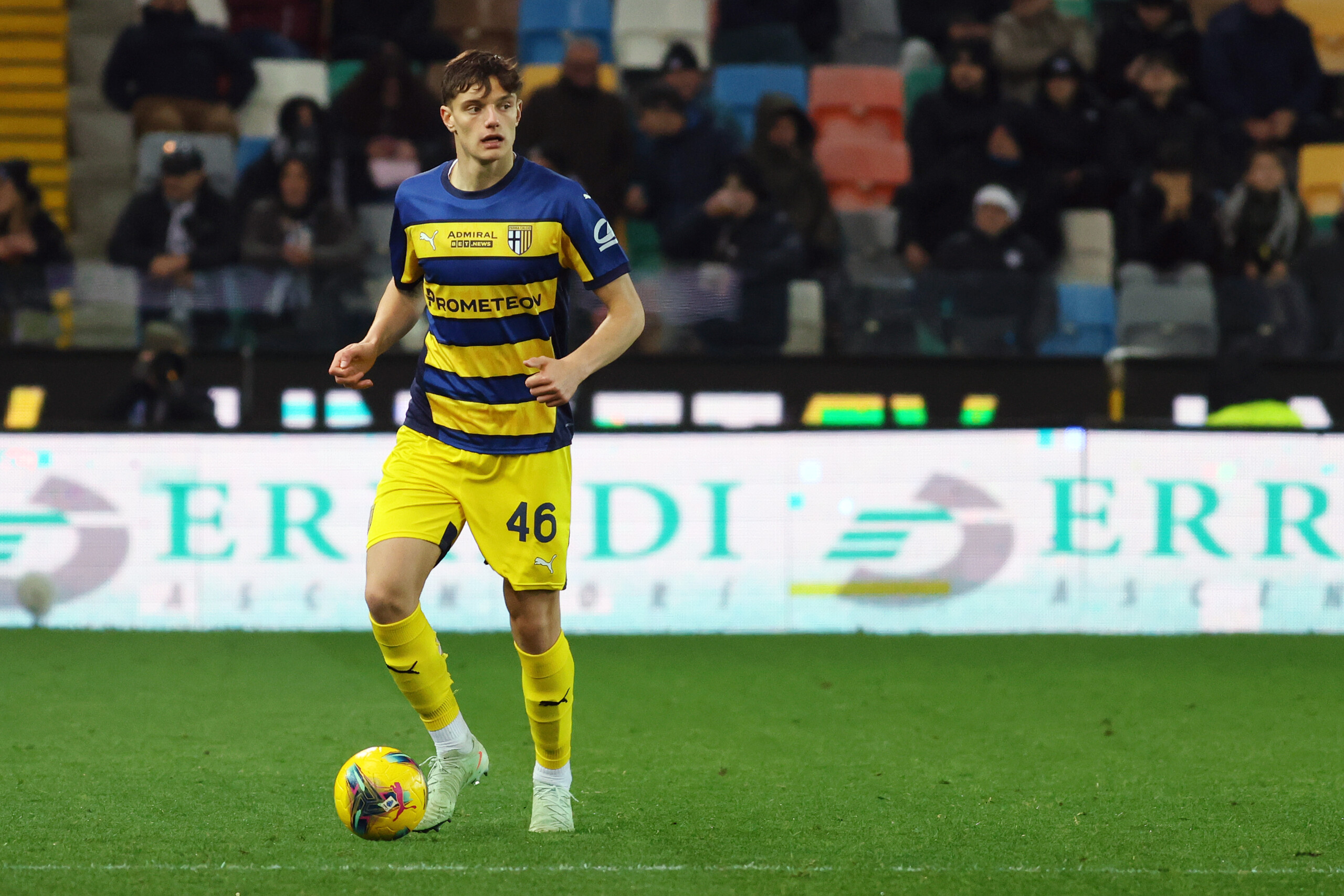 football the big clubs have their eyes on leoni inter in pole position but the milan derby is ahead in the odds scaled