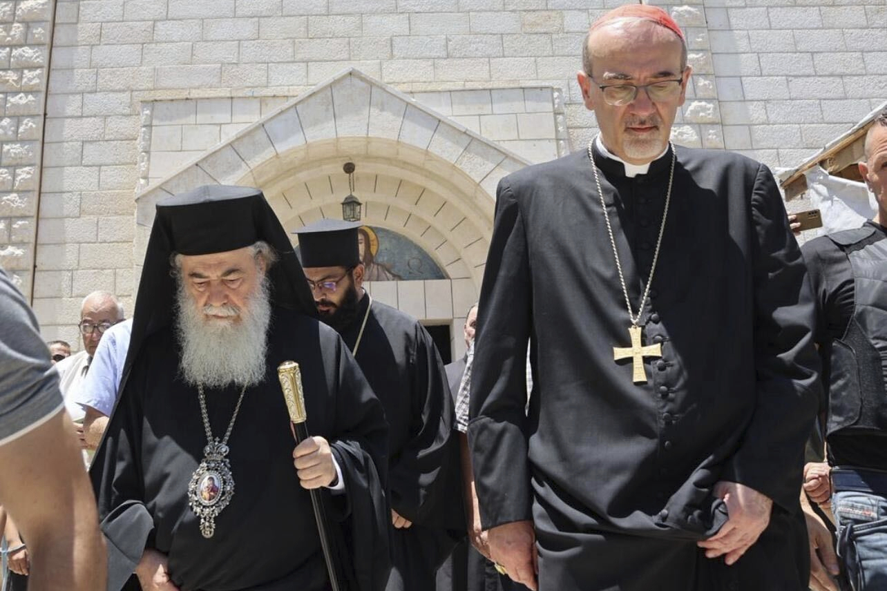 gaza cardinal pizzaballa presides over mass at the holy family church