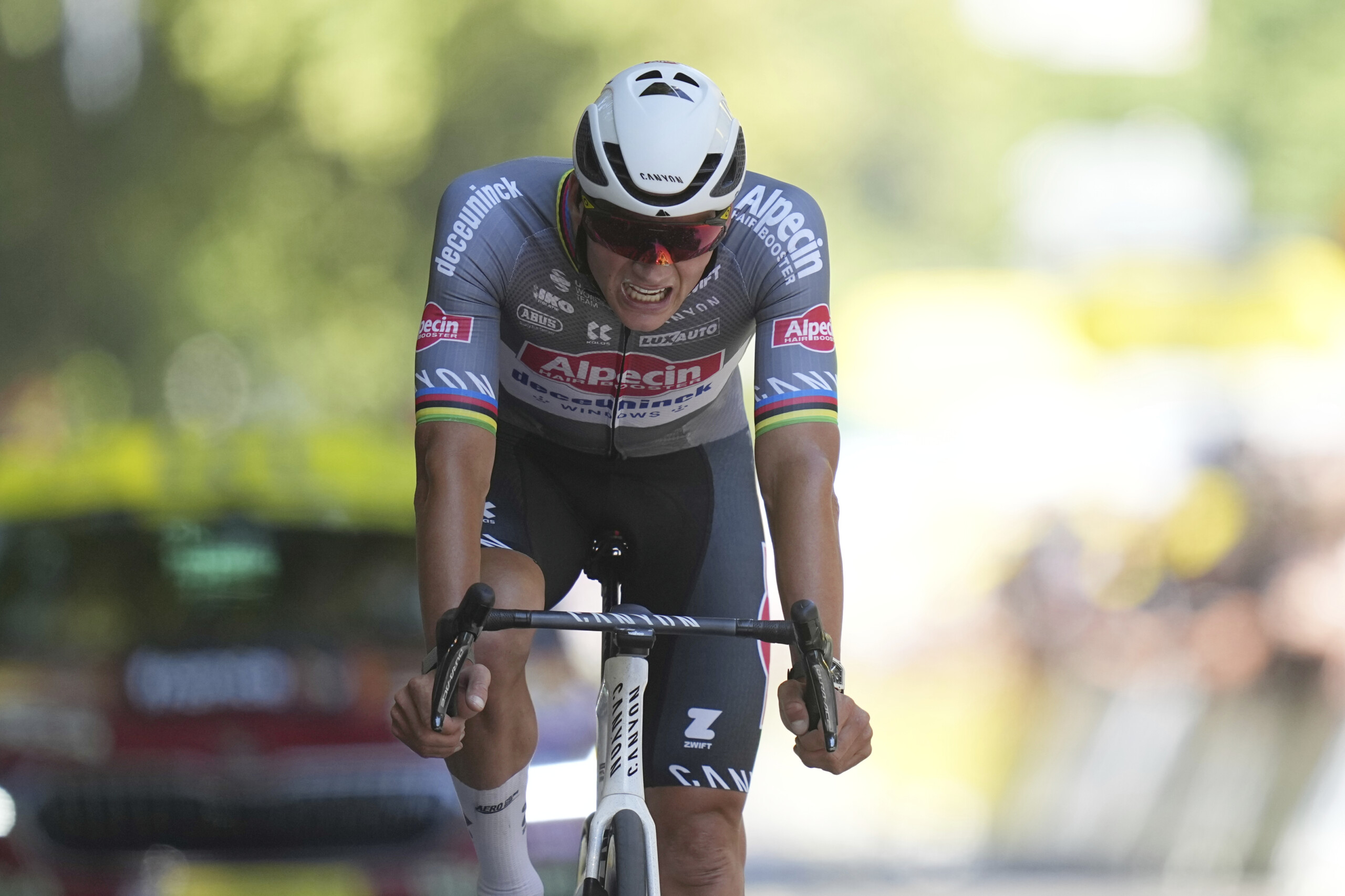 tour de france van der poel withdraws due to pneumonia scaled
