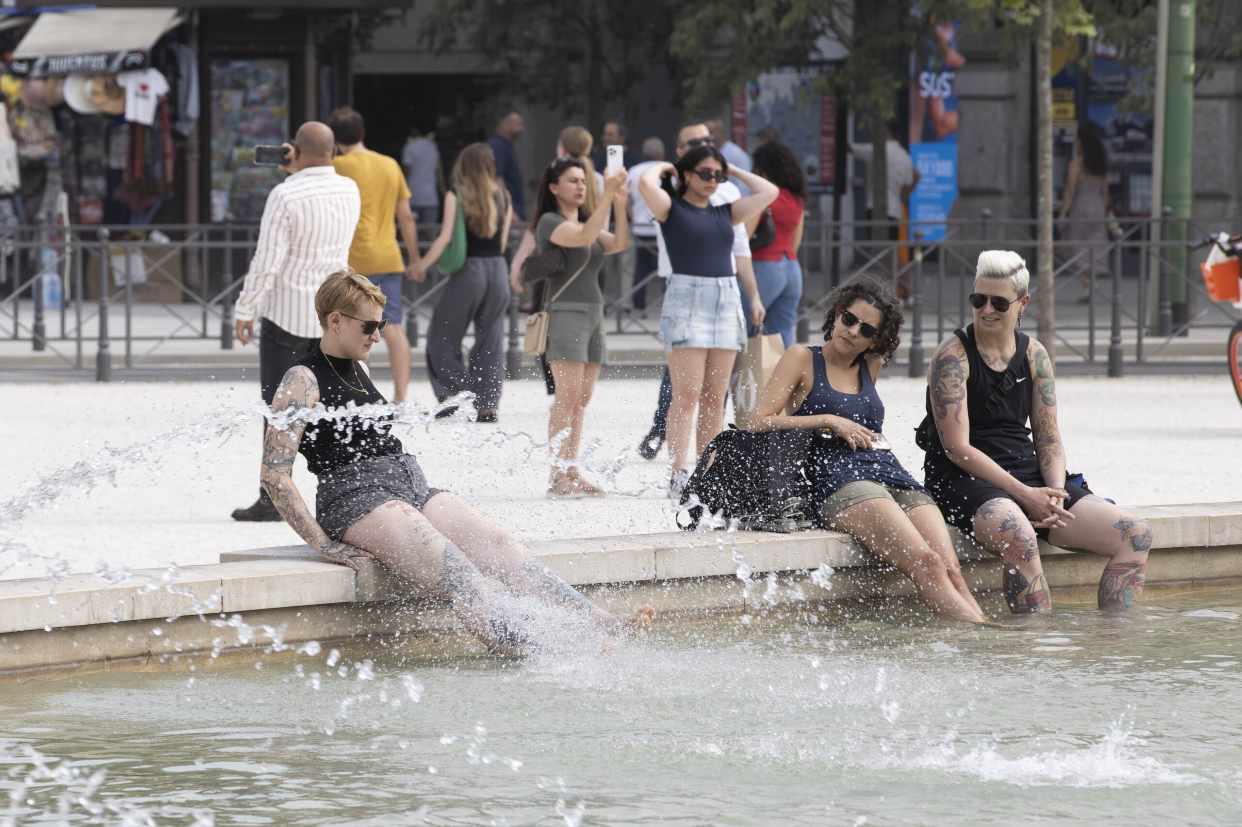 climate milan is scorching surface temperatures up to 85 degrees scaled