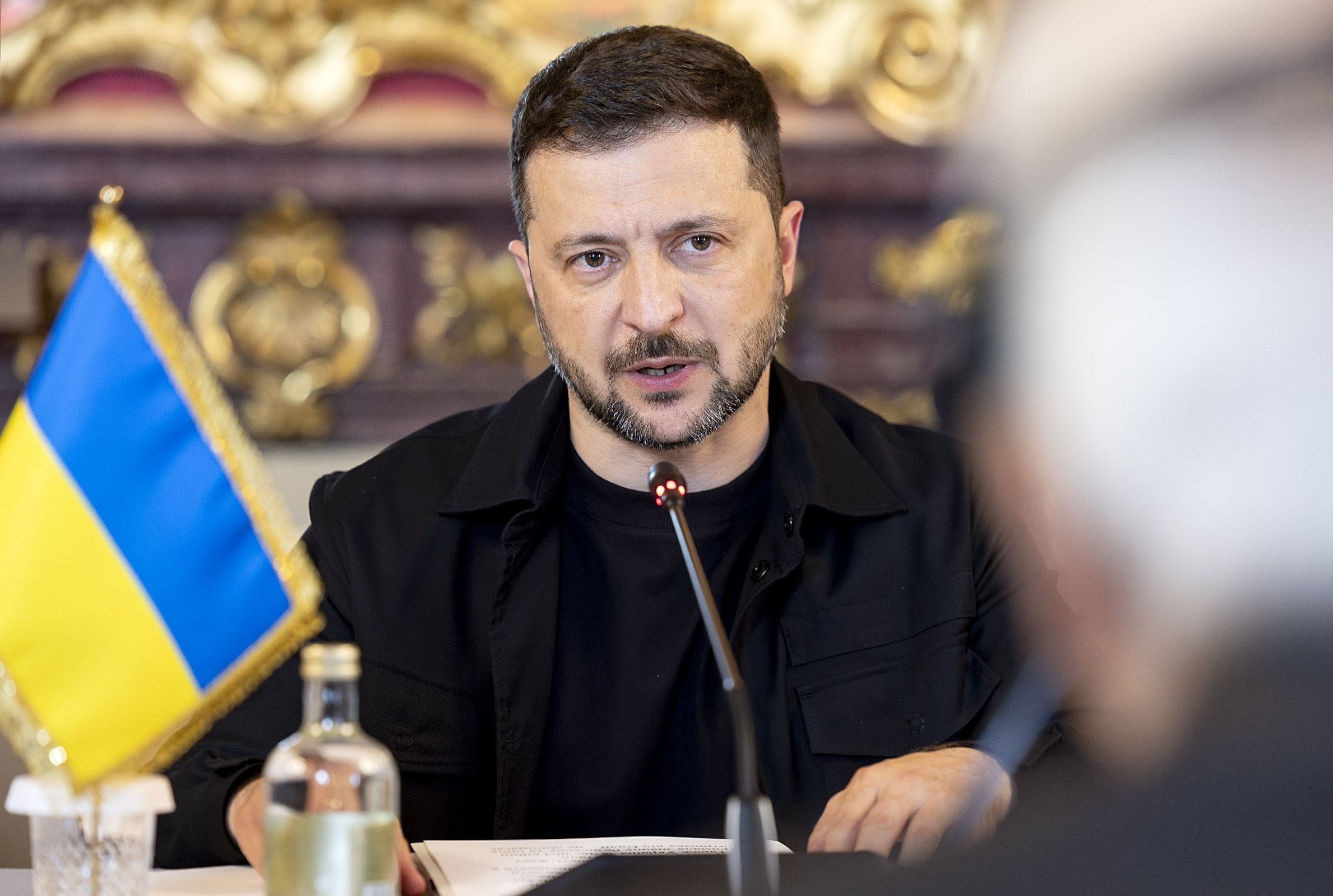 ukraine zelensky russians are trying to advance but without success