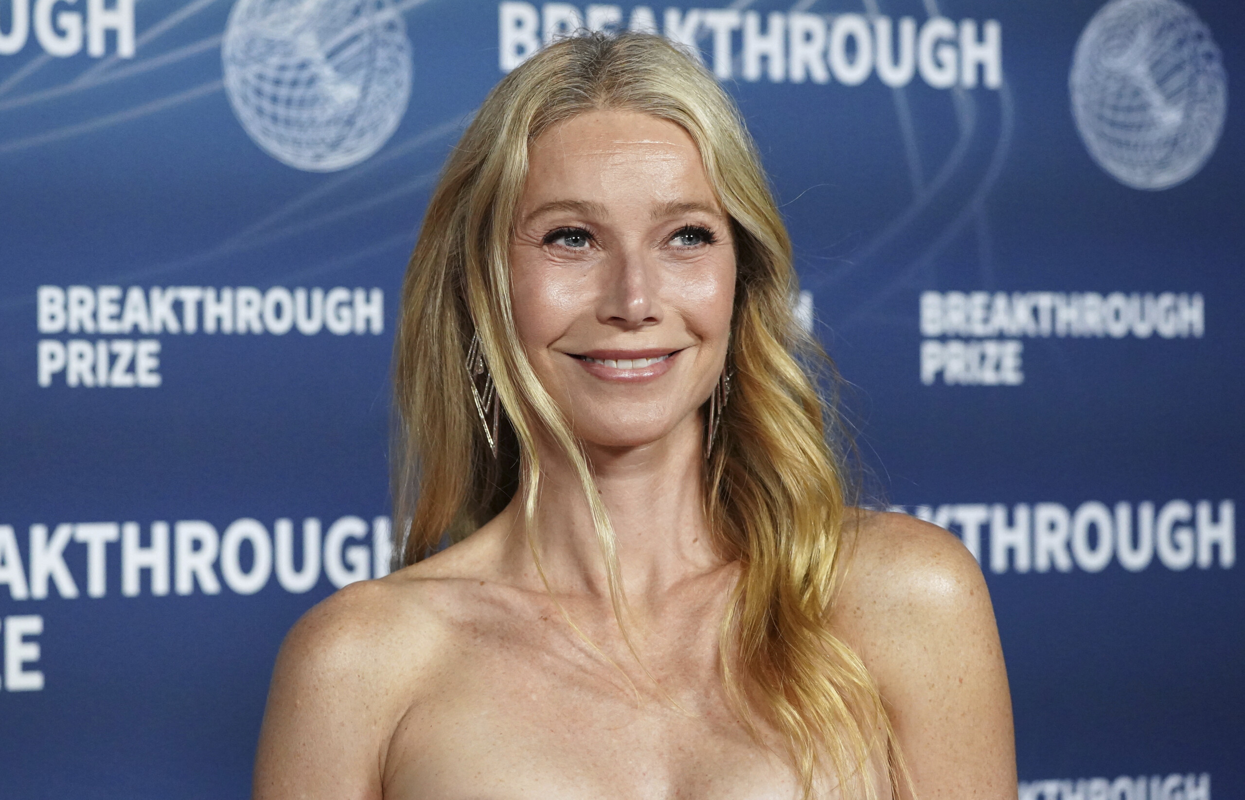 gwyneth paltrow is the new face of astronomer after being caught with her lover at a coldplay concert scaled