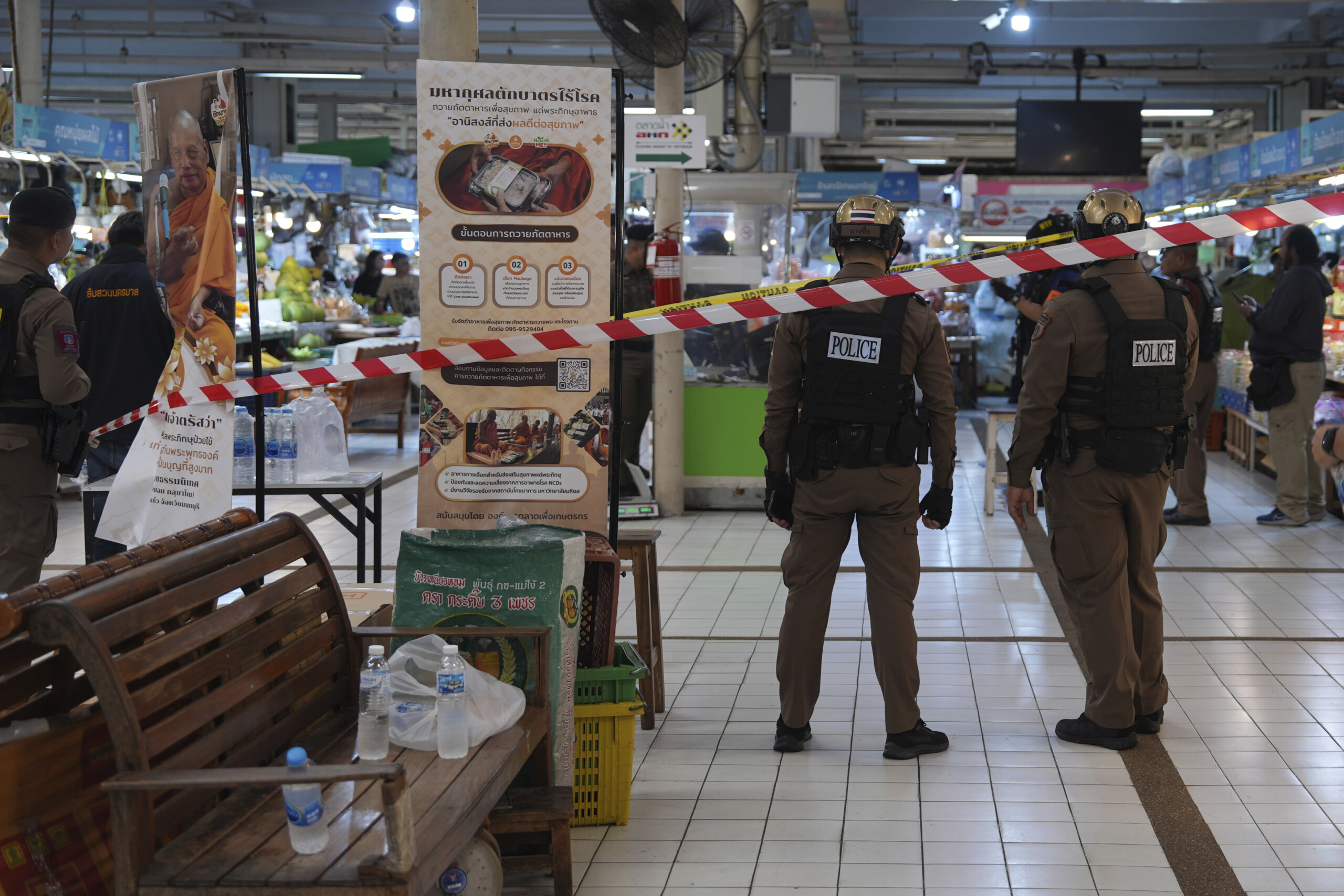 thailand shoots in bangkok market then kills himself 5 dead scaled