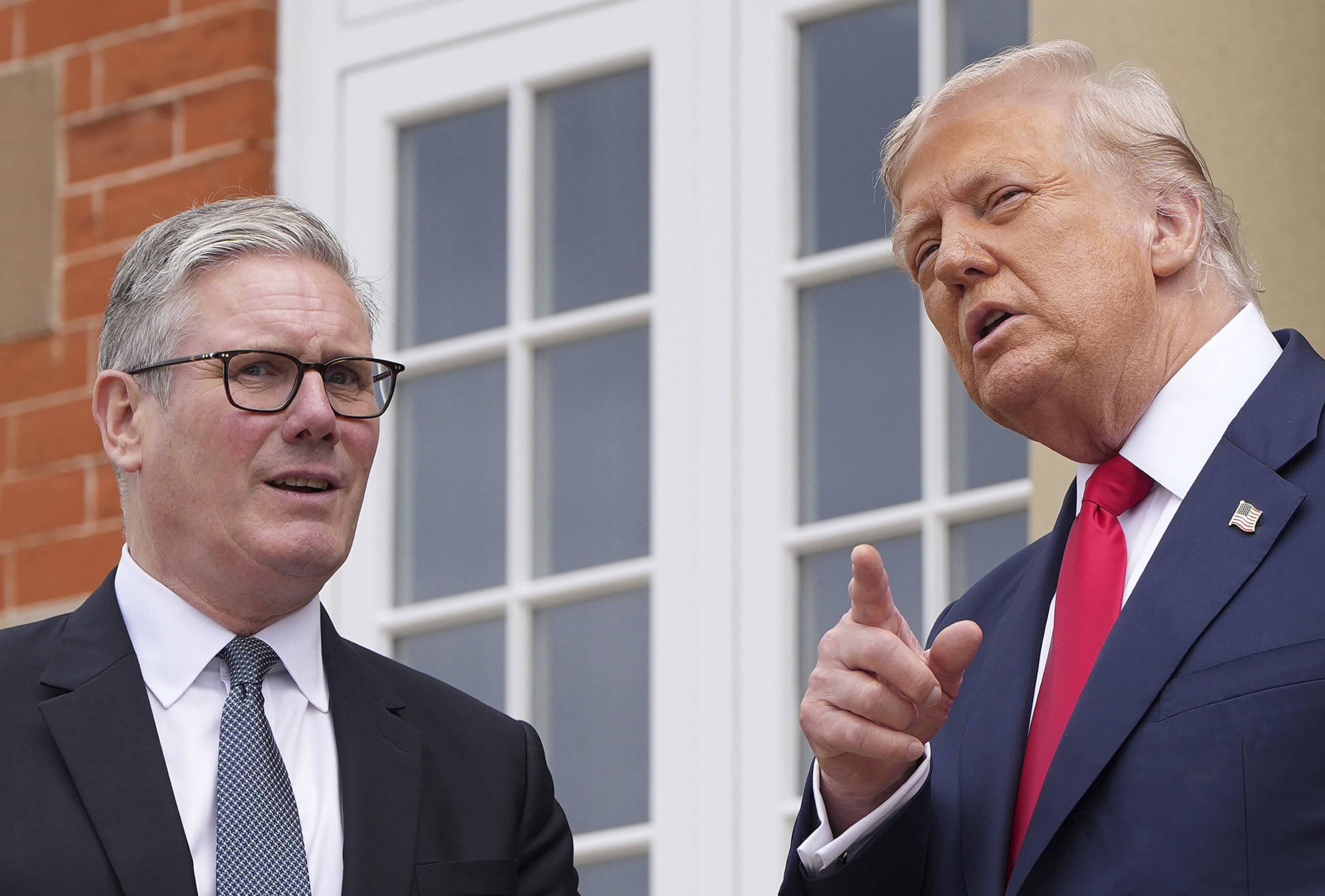 ukraine trump new deadline of 10 12 days for russia to reach peace deal scaled