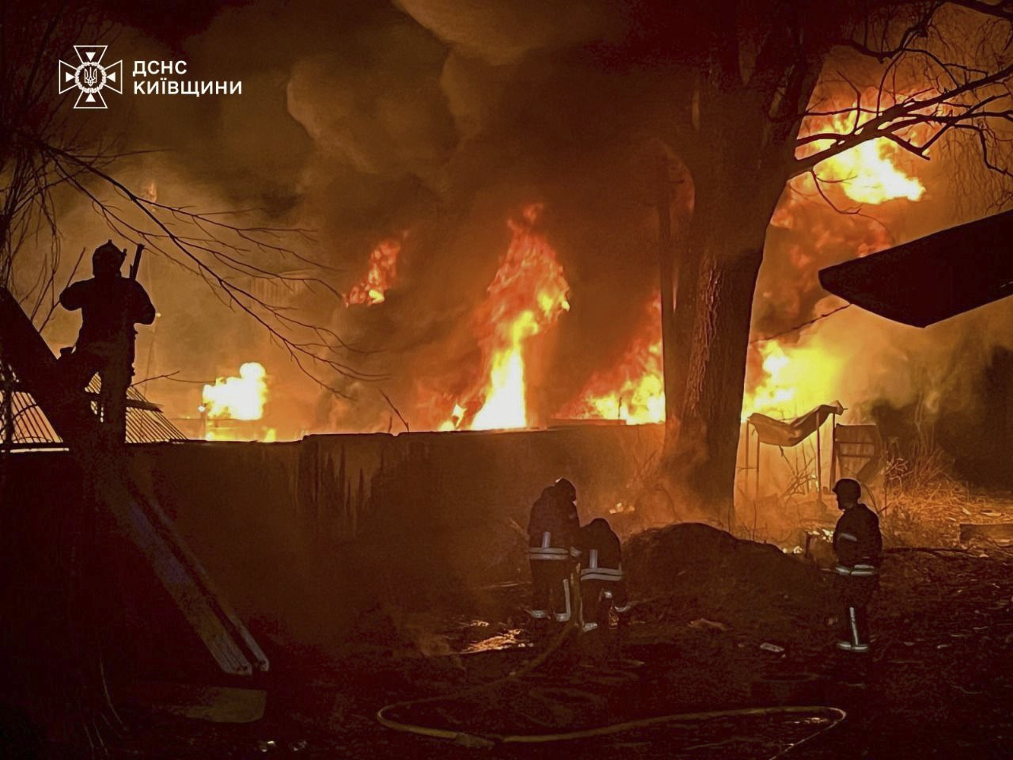 ukraine 16 dead and 35 injured in russian attack on zaporizhzhia