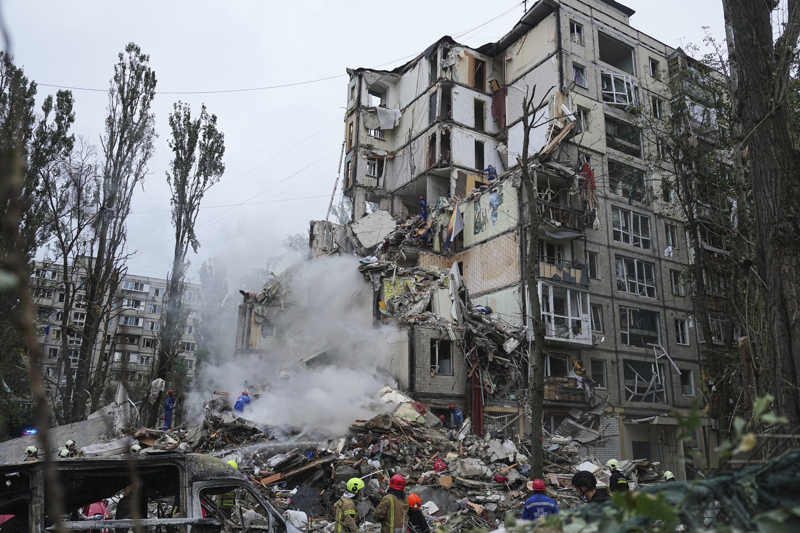 ukraine russian missile and drone attack on kyiv one dead and dozens injured scaled