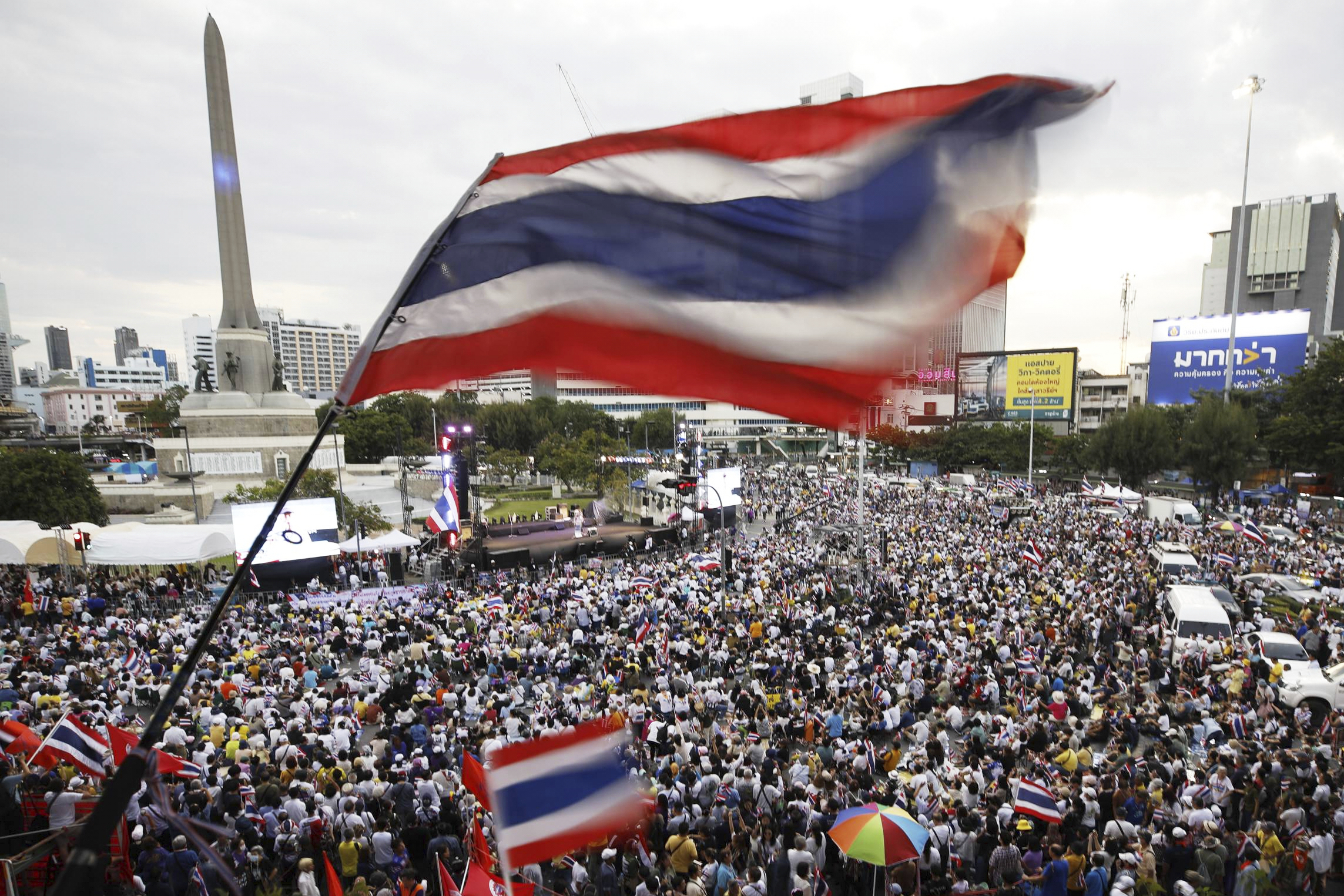 thailand protesters in bangkok demand prime ministers resignation