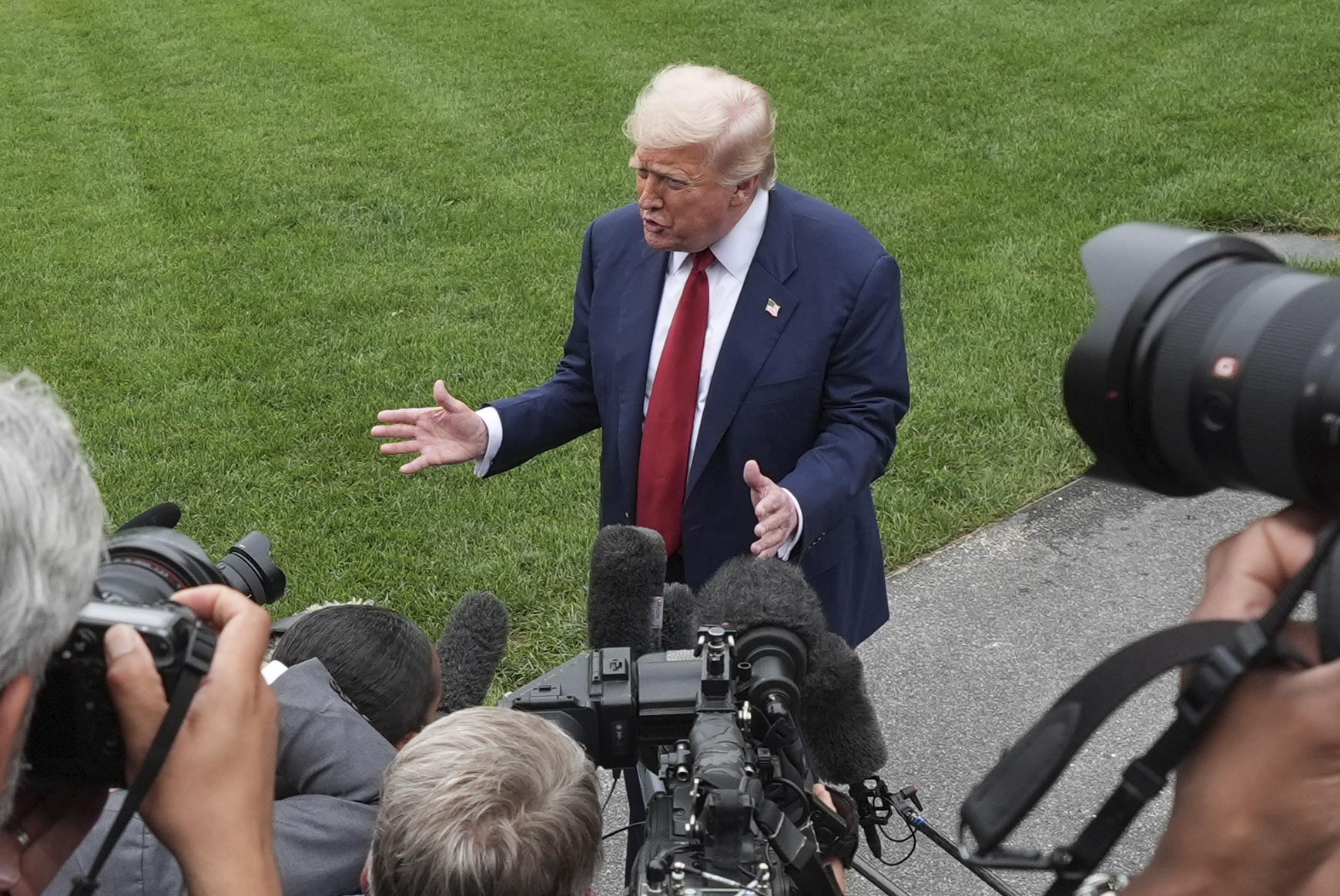 gaza trump dodges question on genocide we want people to be fed