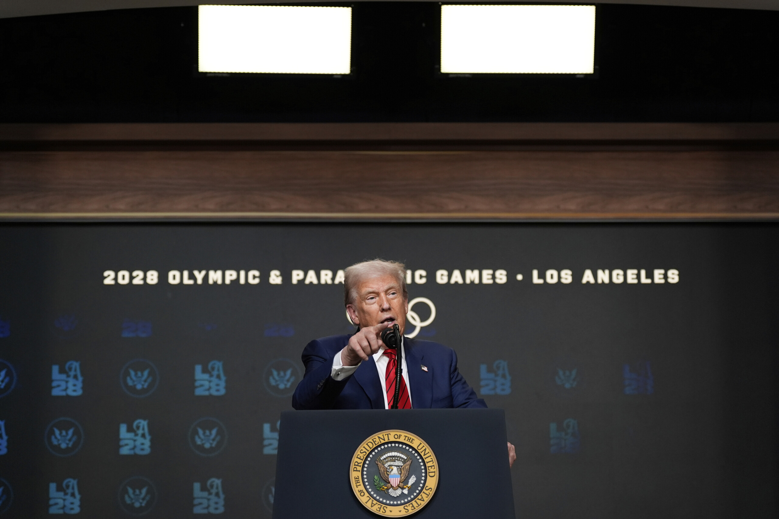 ukraine ft trump considers sanctions on russian shadow fleet of oil tankers scaled