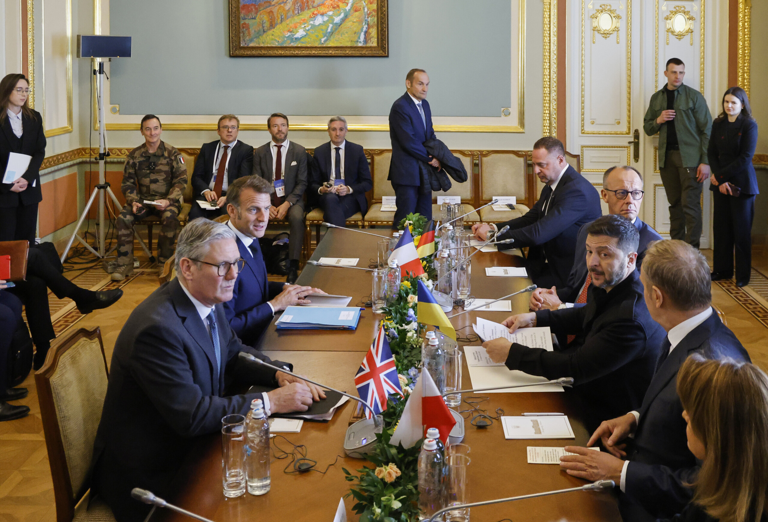 ukraine berlin zelenskys presence sends a signal to putin the eu and kiev are united scaled