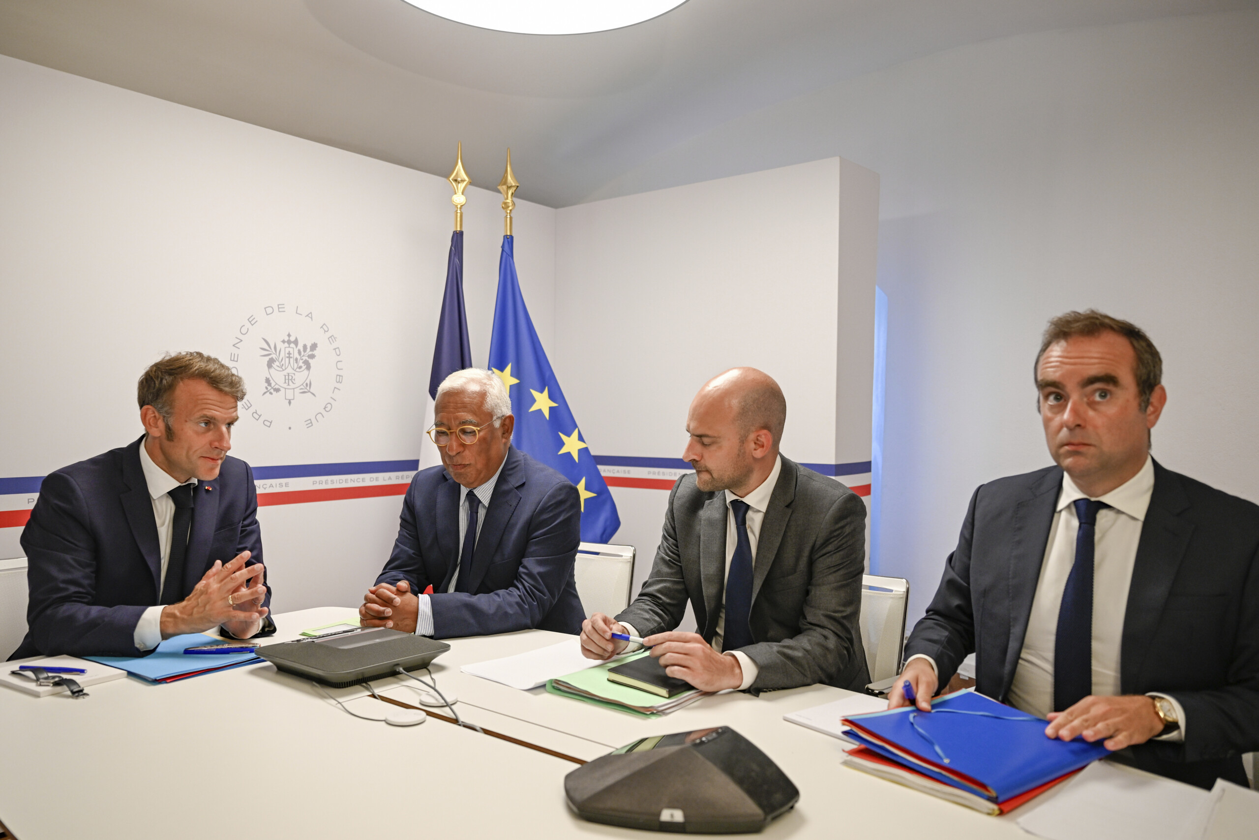 ukraine macron trumps first objective is a ceasefire scaled