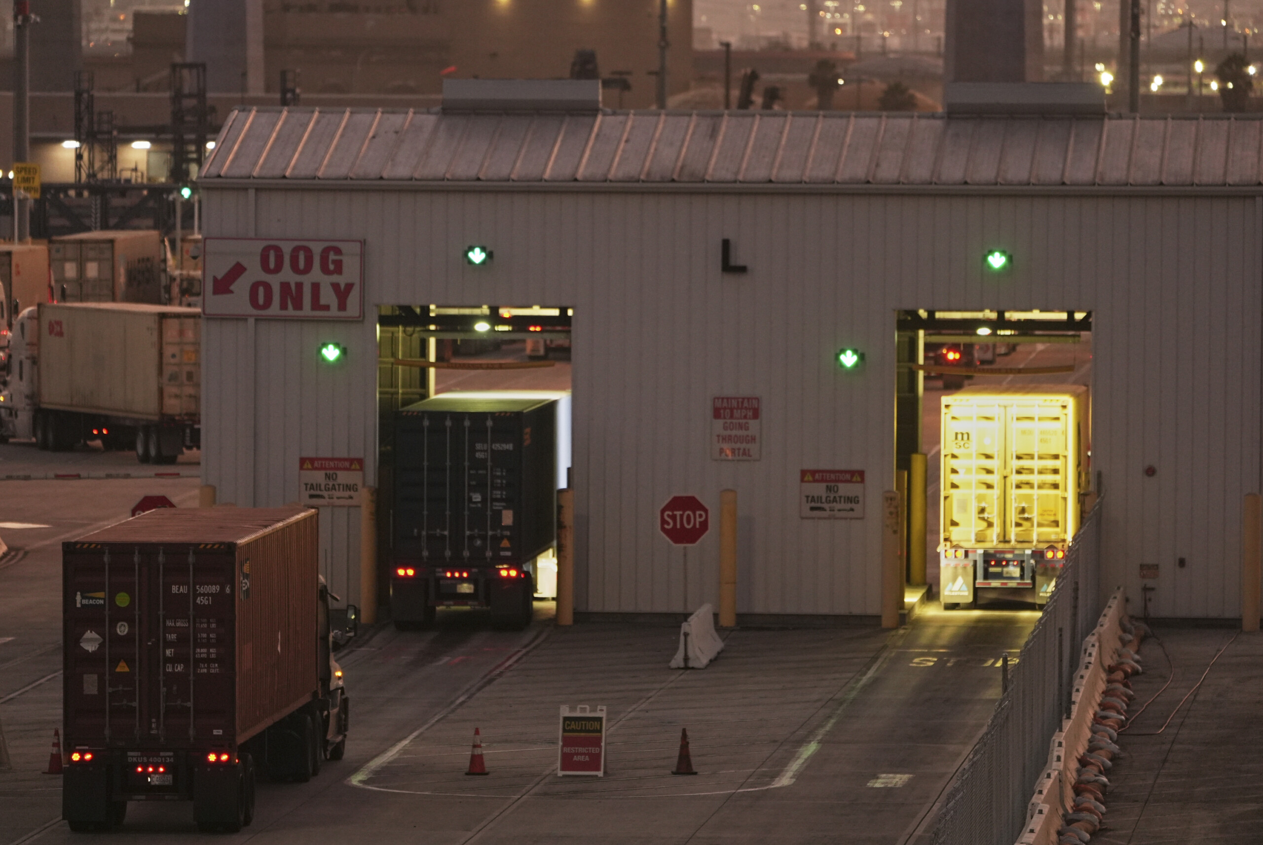 exports eurostat eu trade surplus falls to e8 billion in june scaled