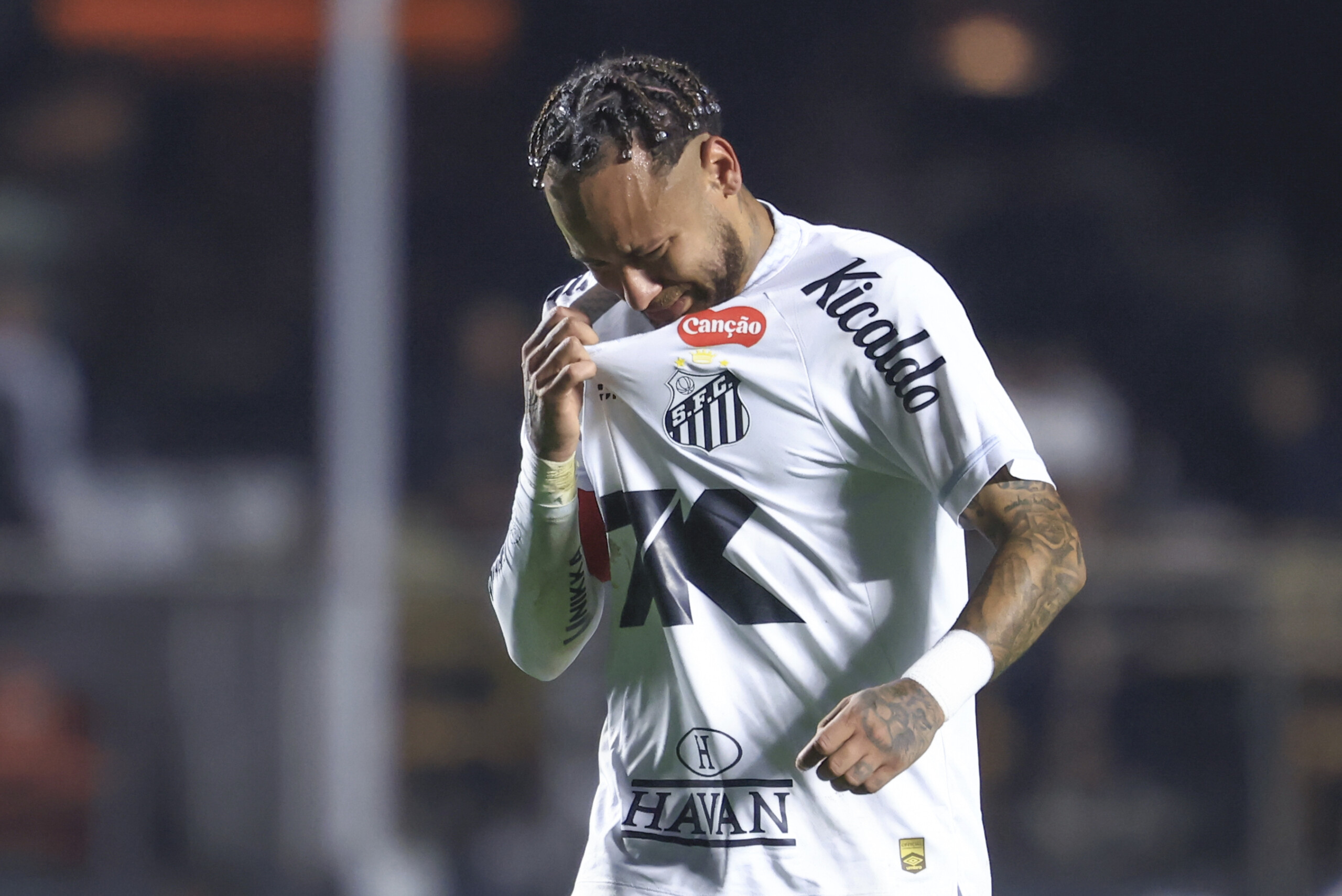 football neymar in tears after 6 0 defeat against vasco da gama a disgrace scaled