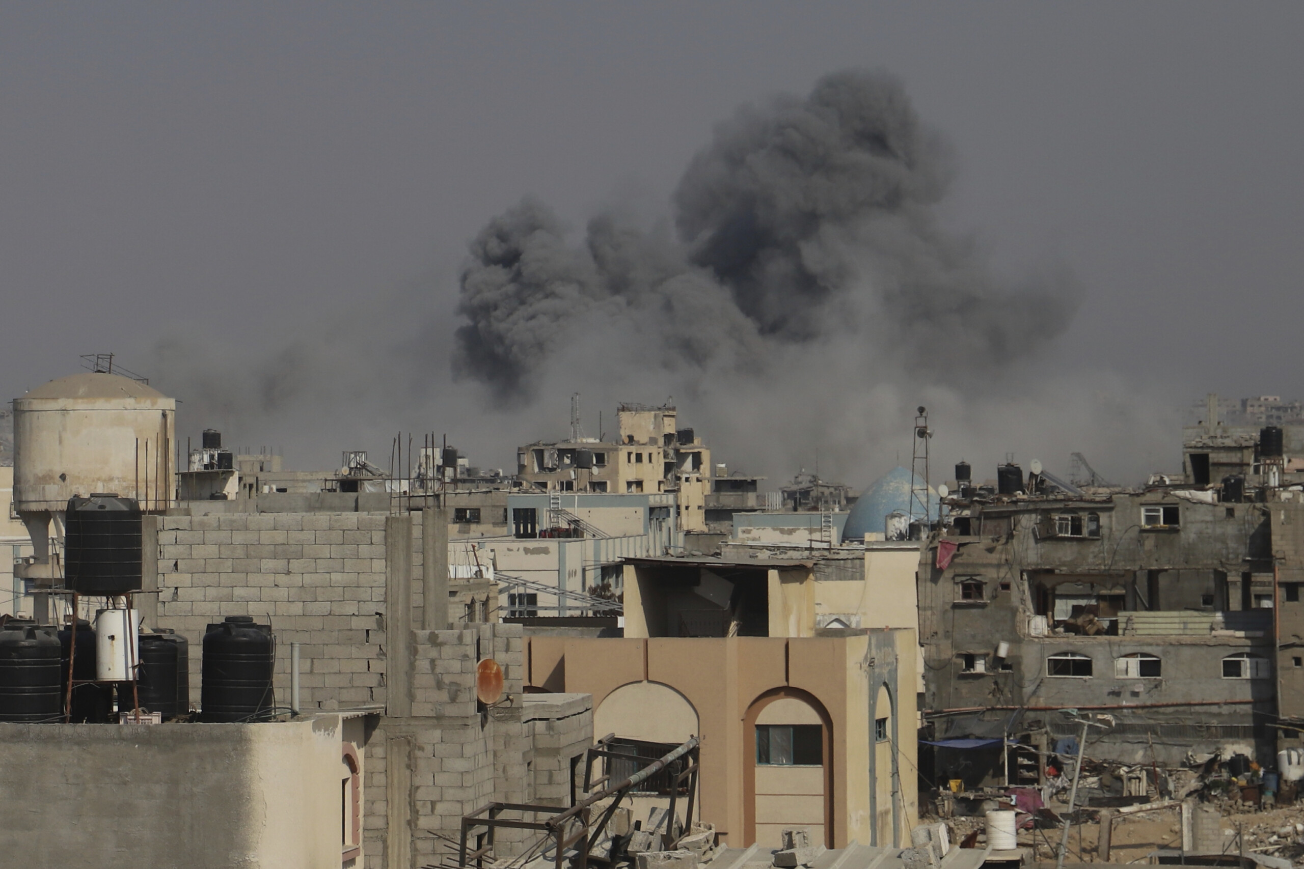 middle east 17 dead in gaza since dawn in israeli raids scaled