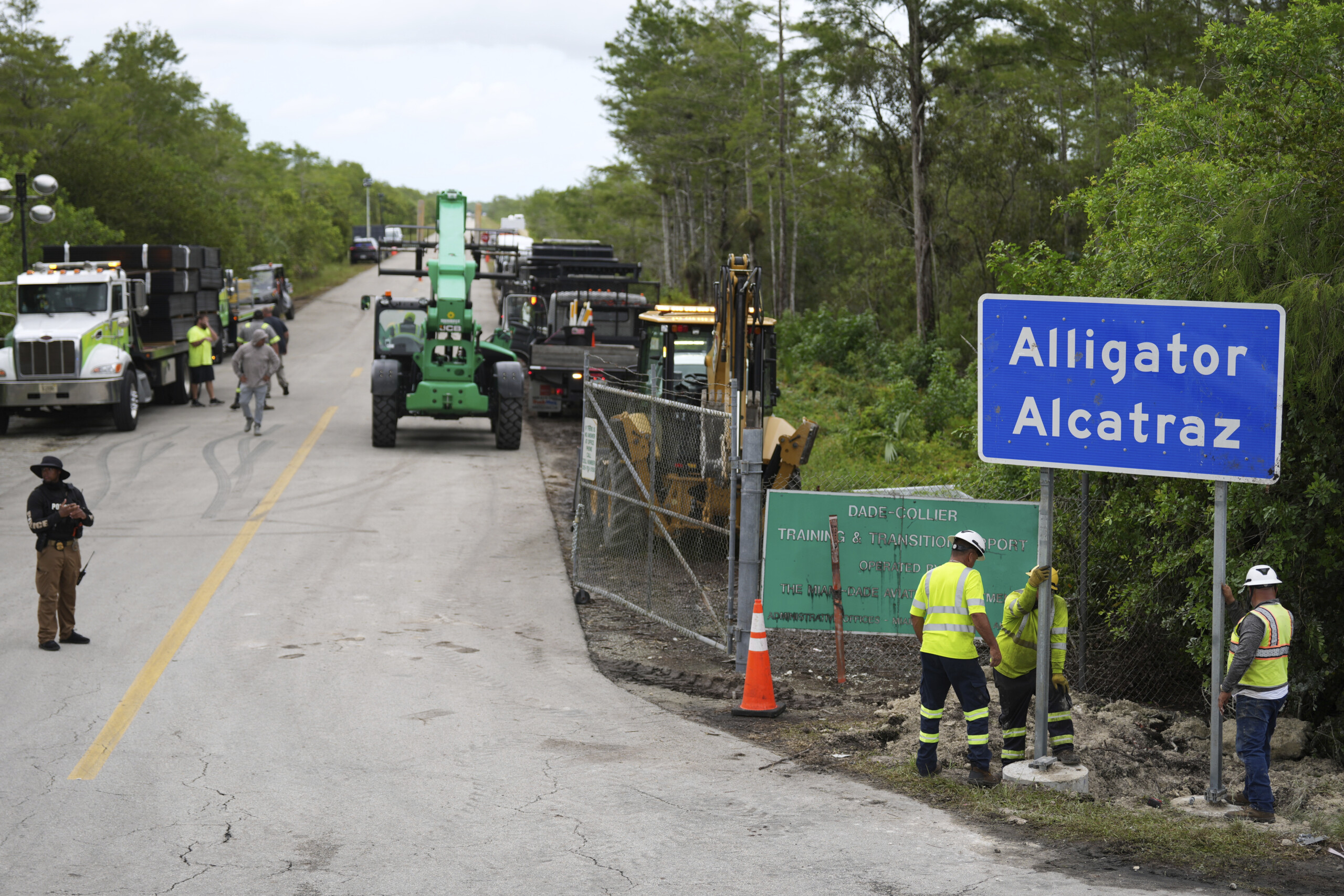 usa federal judge orders closure of alligator alcatraz centre scaled