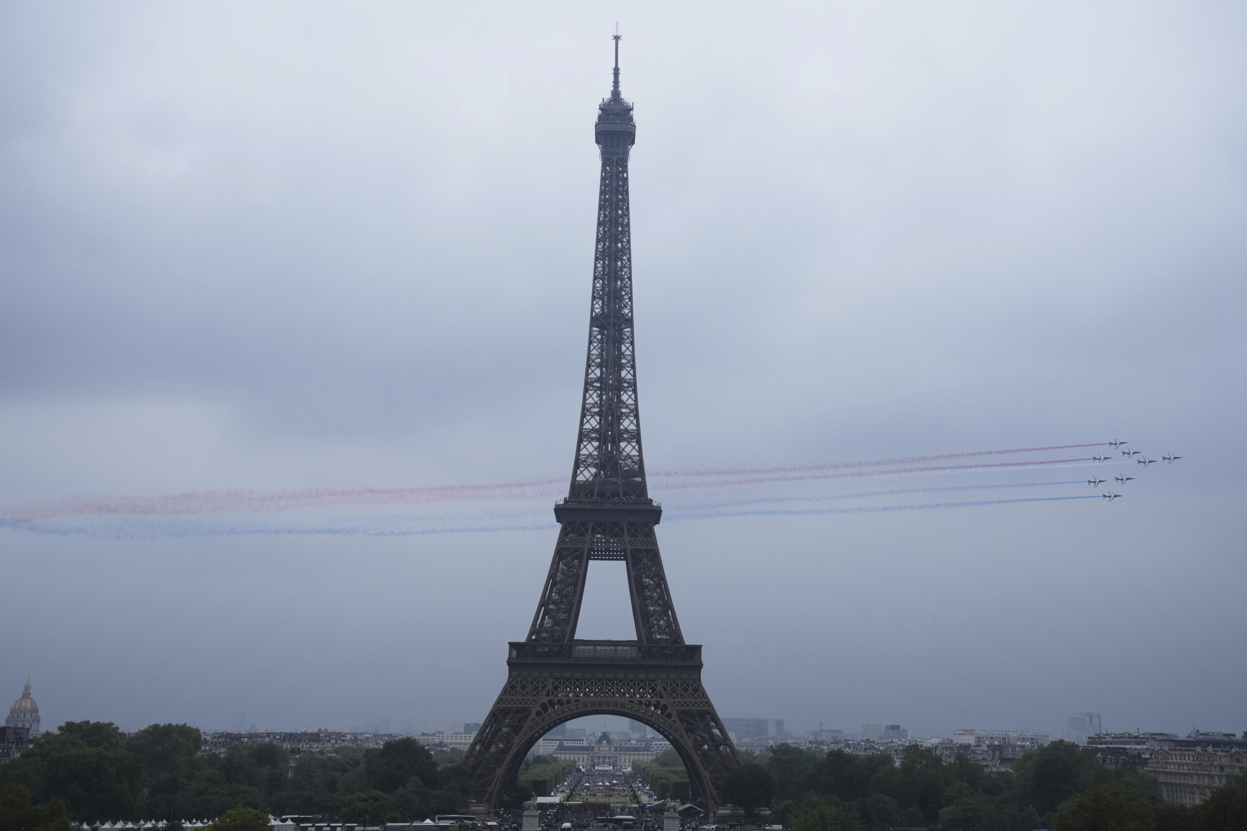france two teenagers charged with planning attacks on synagogues and the eiffel tower scaled