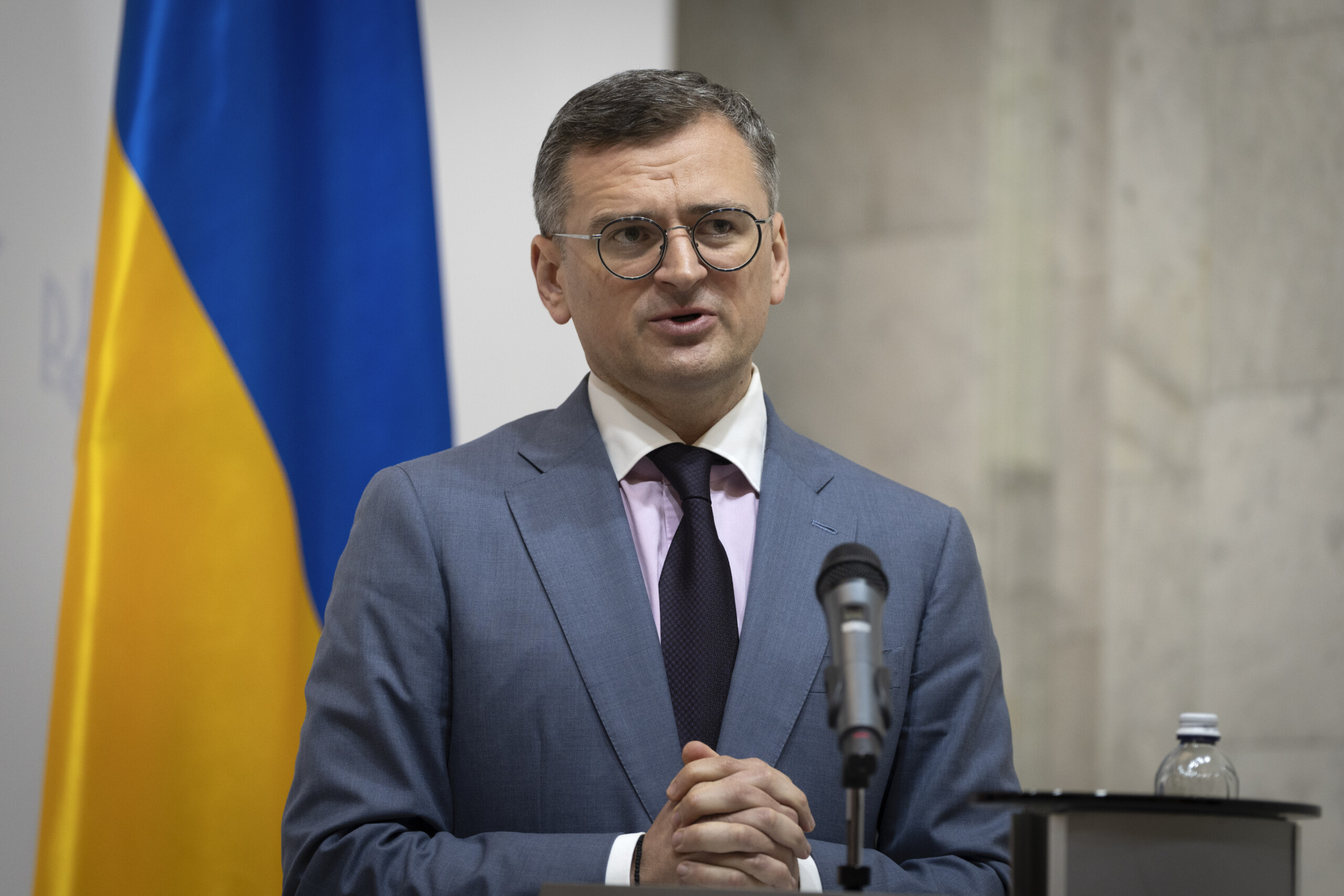 ukraine kuleba weapons and sanctions to bring putin to the table scaled
