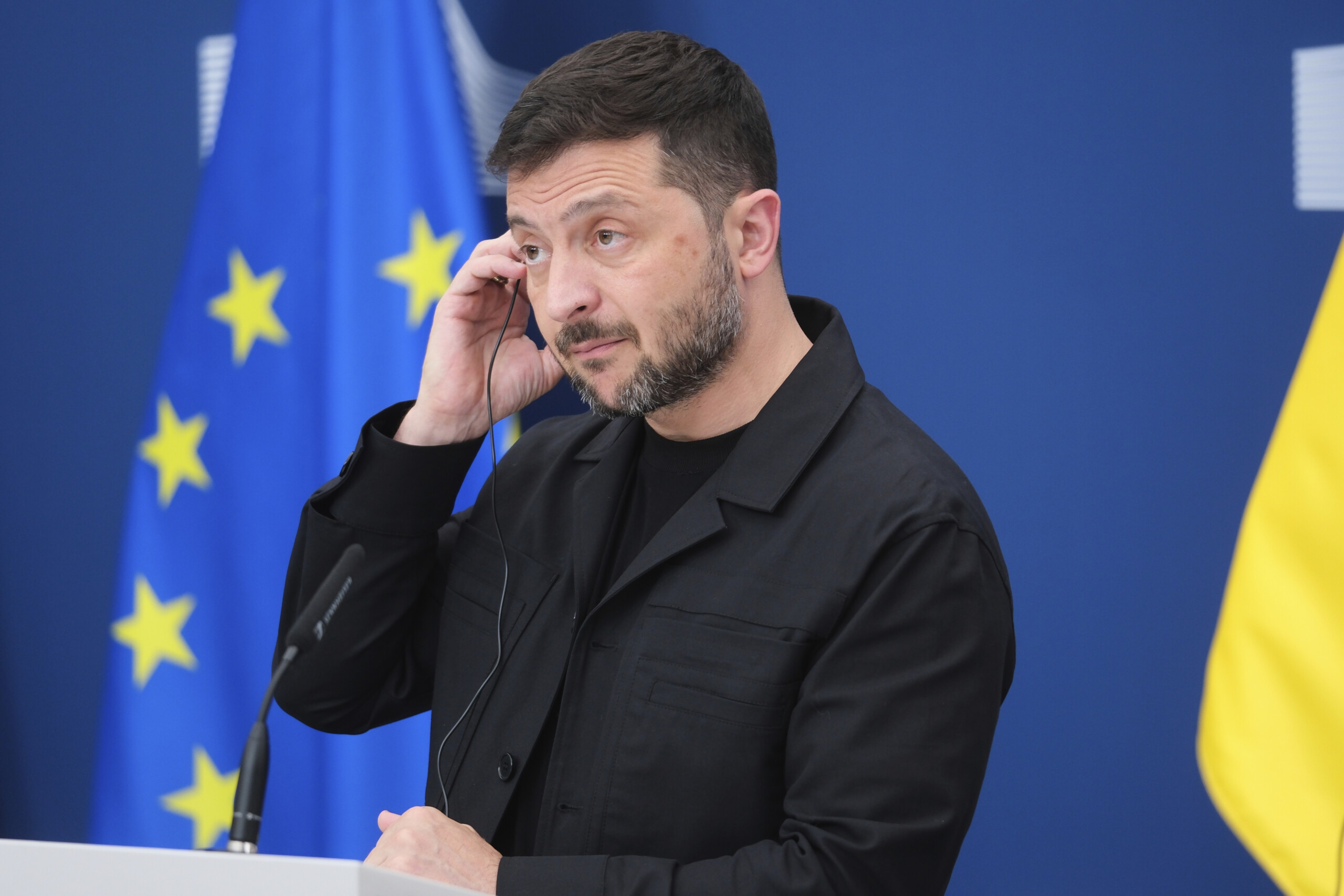 ukraine zelensky over 100000 families without power after russian raids scaled