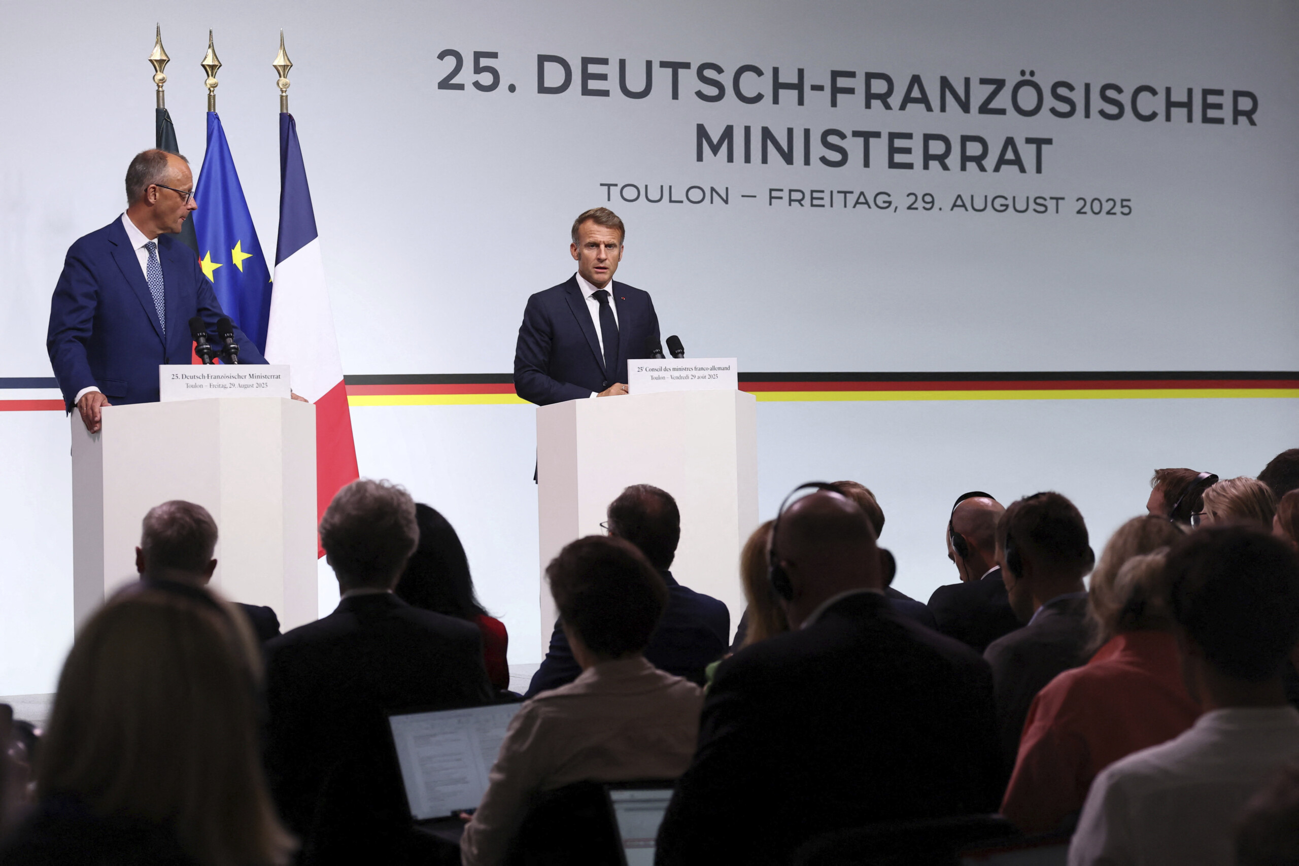 ukraine macron if putin does not meet zelensky he will have deceived trump scaled