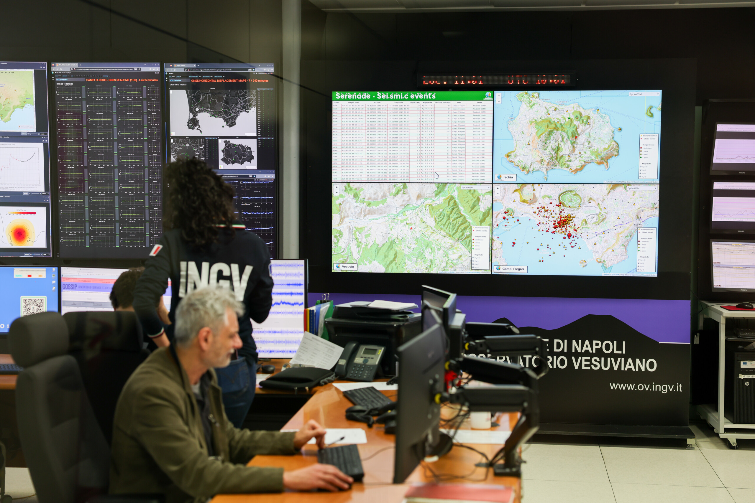 campi flegrei mayor of pozzuoli no damage after latest 4 0 tremor scaled