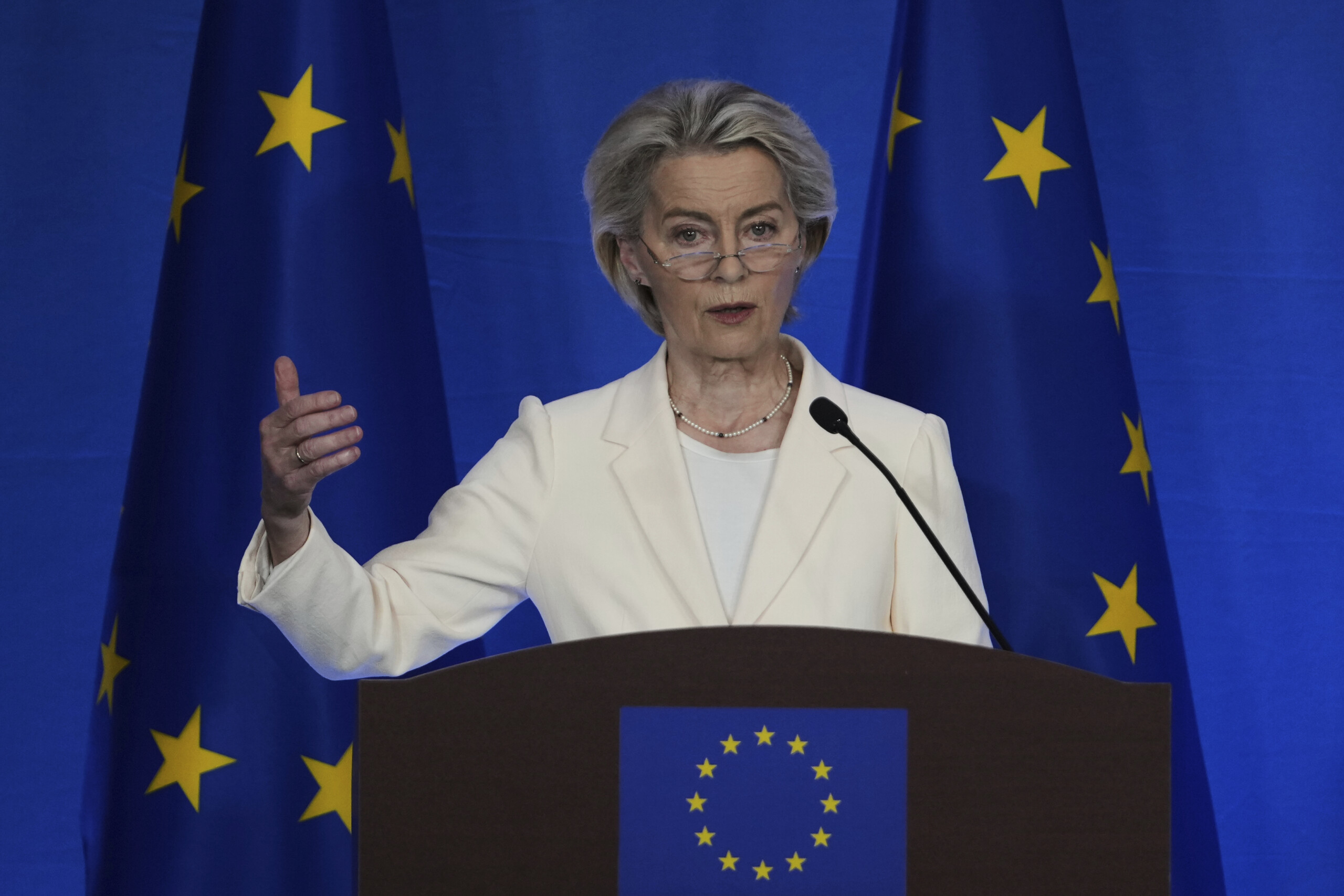 eu commission confirms russian interference with von der leyens aircraft gps scaled