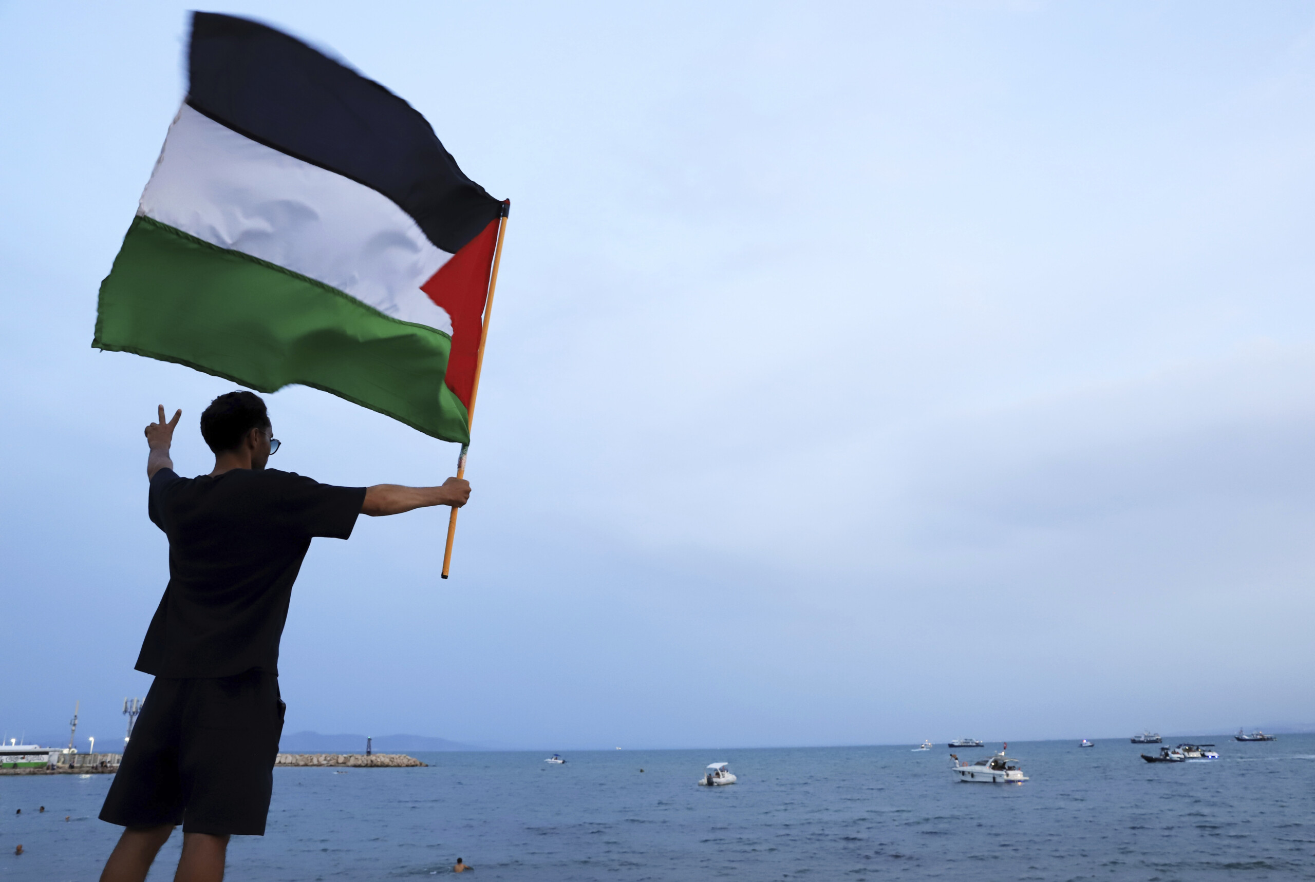 eu we do not encourage flotilla actions they worsen the situation scaled