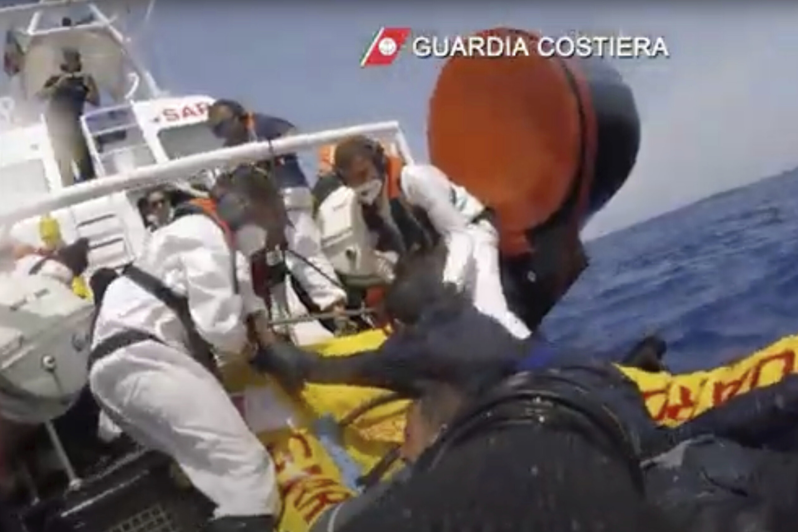 migrants eu agency asylum applications fall 25 in italy scaled