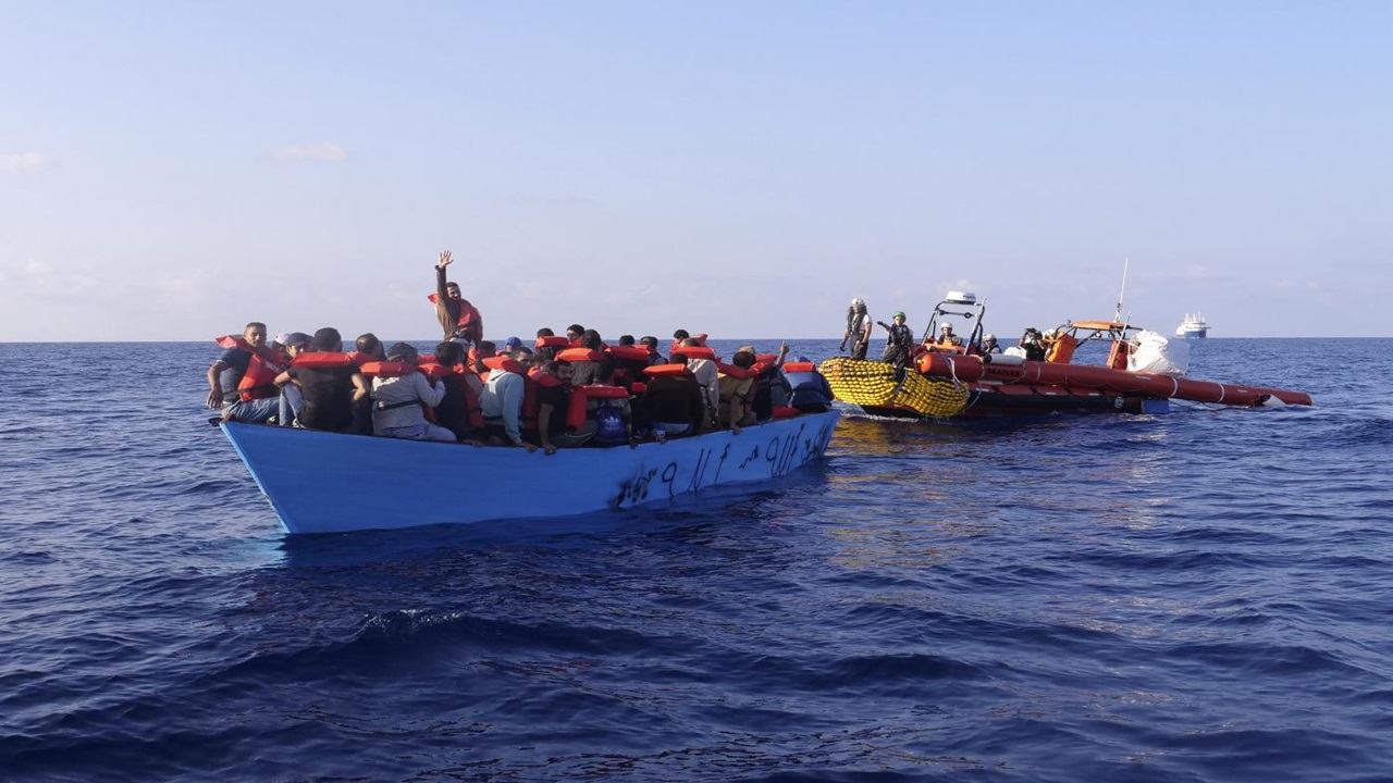 migrants frontex reports 21 drop in arrivals in the eu mediterranean remains busiest route