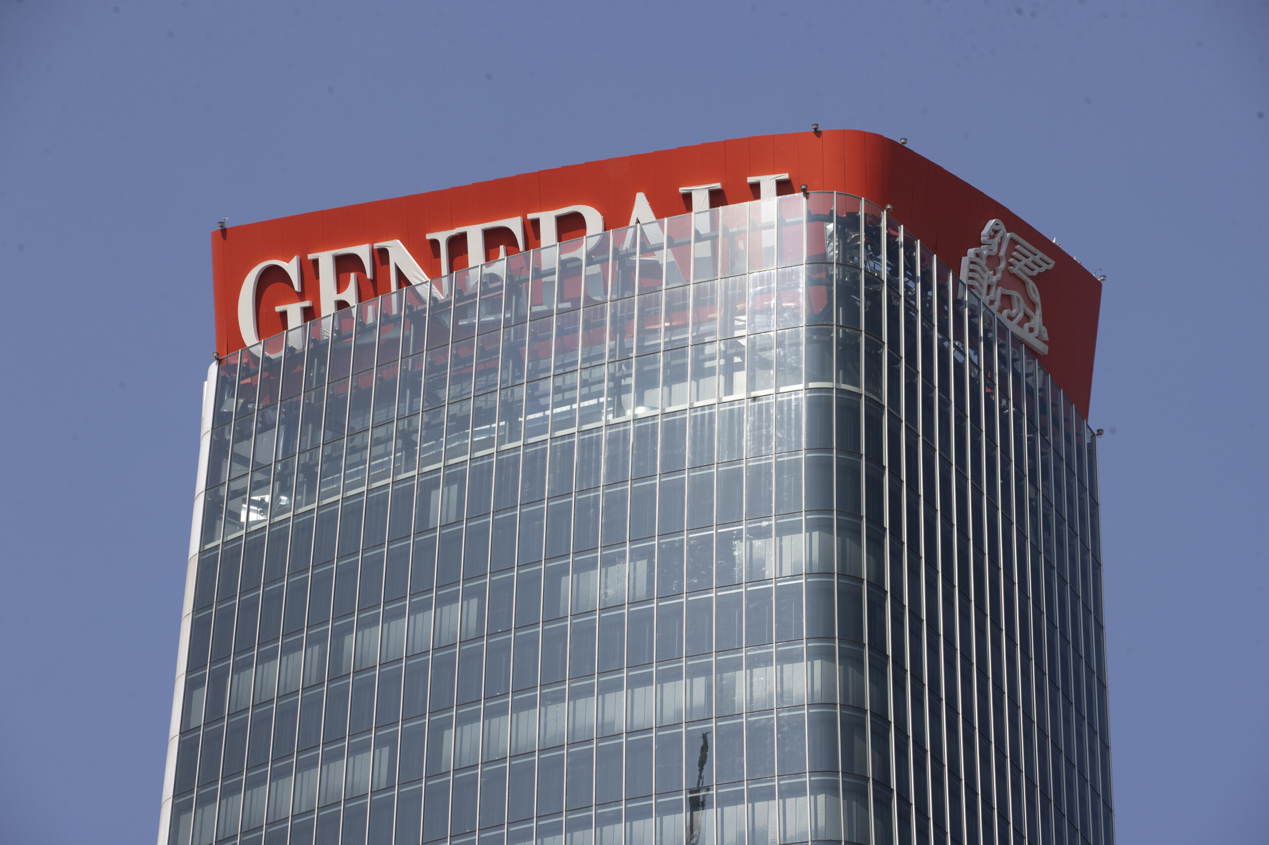 milan collapse of generali tower sign 10 under investigation scaled