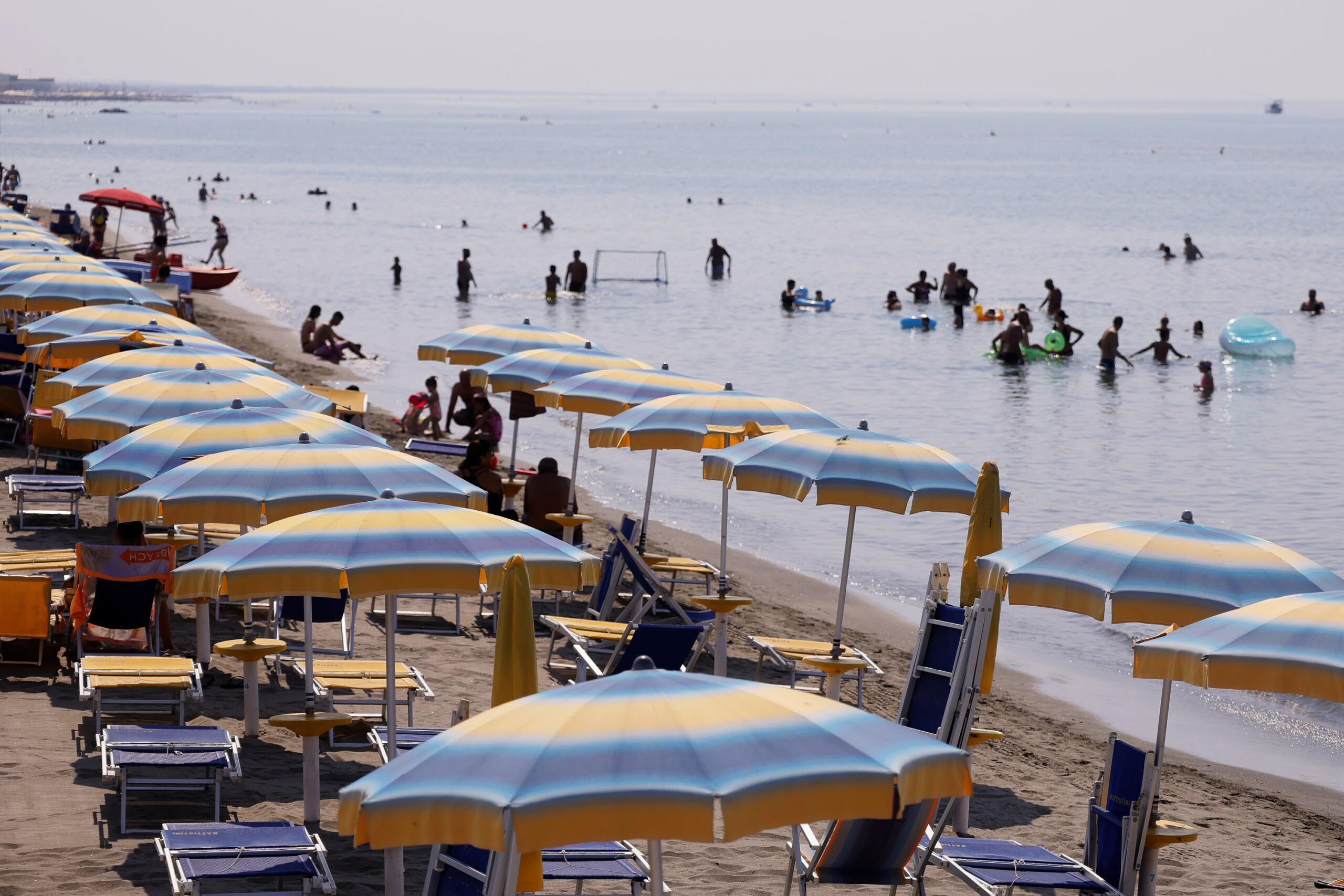 holidays confcommercio over 10 million departures in september spending on the rise scaled