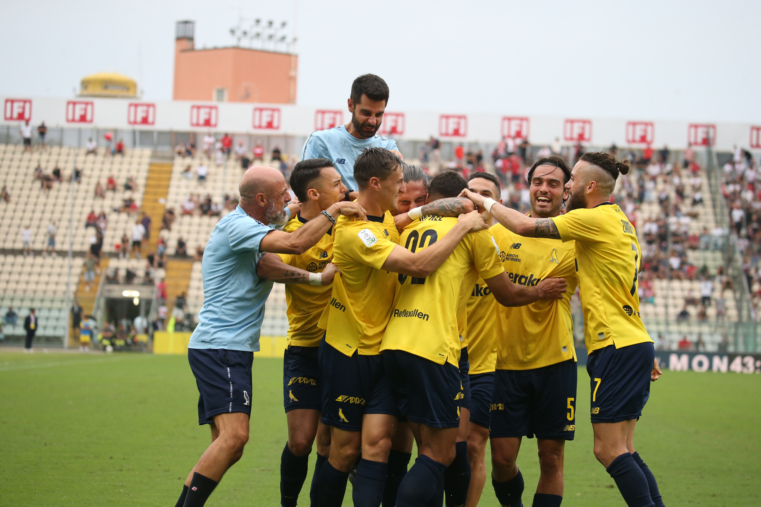 serie b draw between pescara and venezia modena routs bari scaled