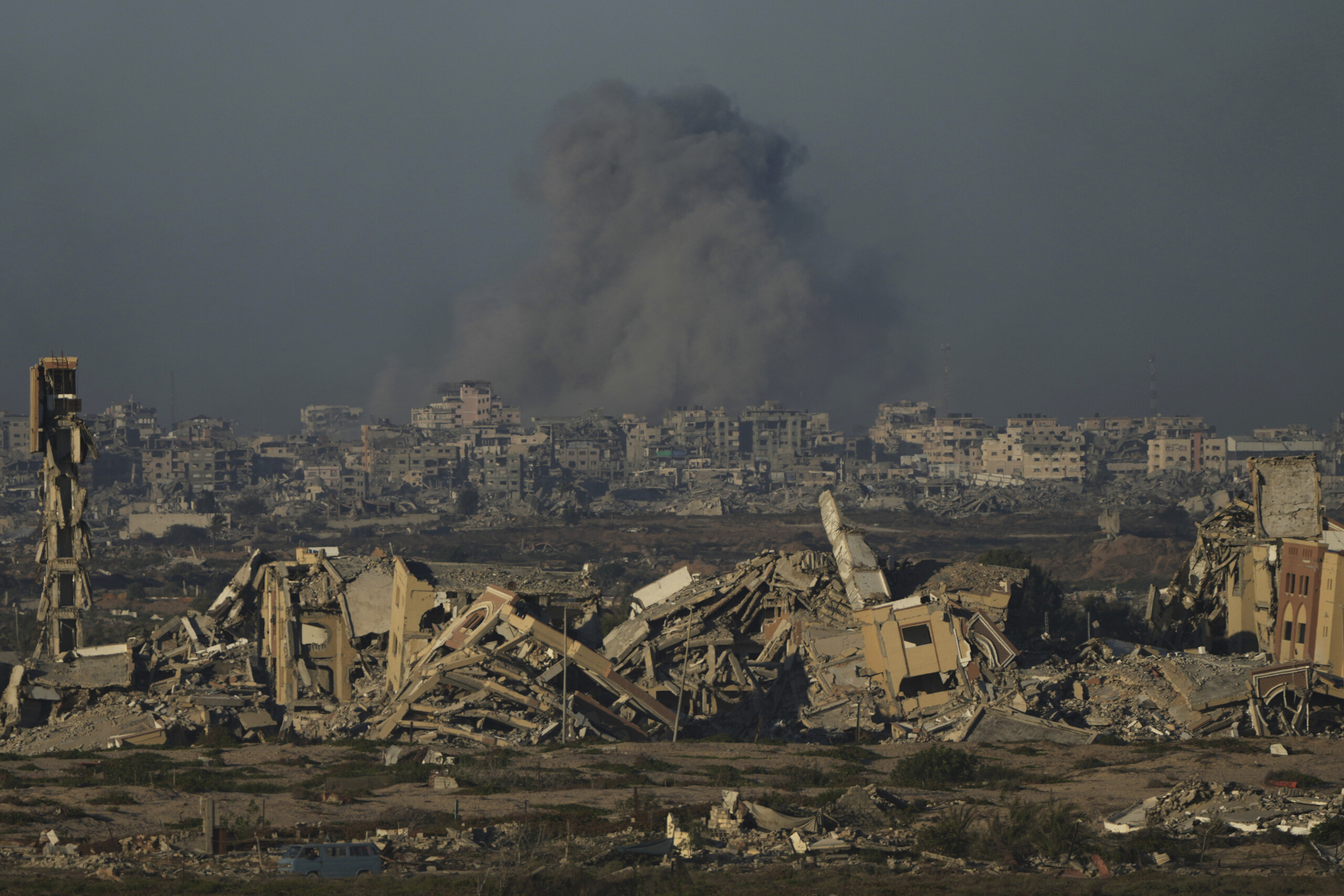 middle east media reports 25 killed since dawn in israeli attacks on gaza scaled